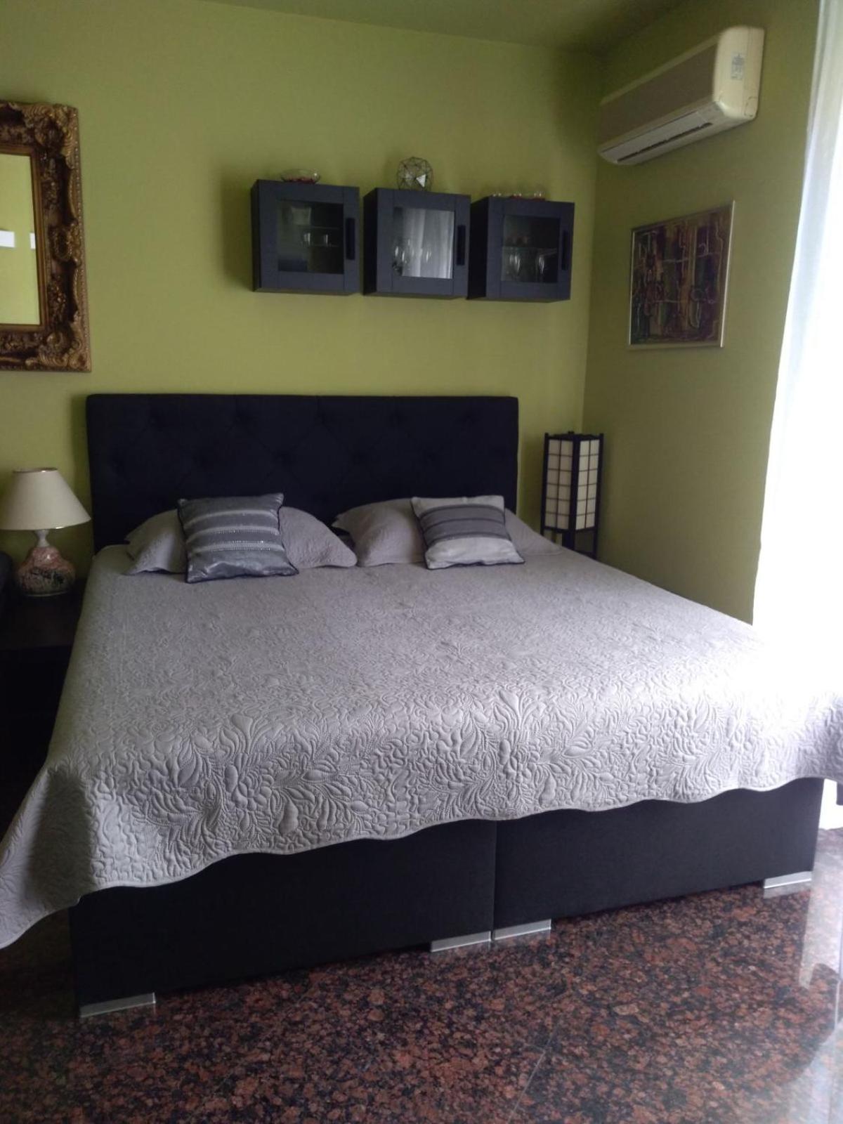 One-Bedroom Apartment - Photo 10