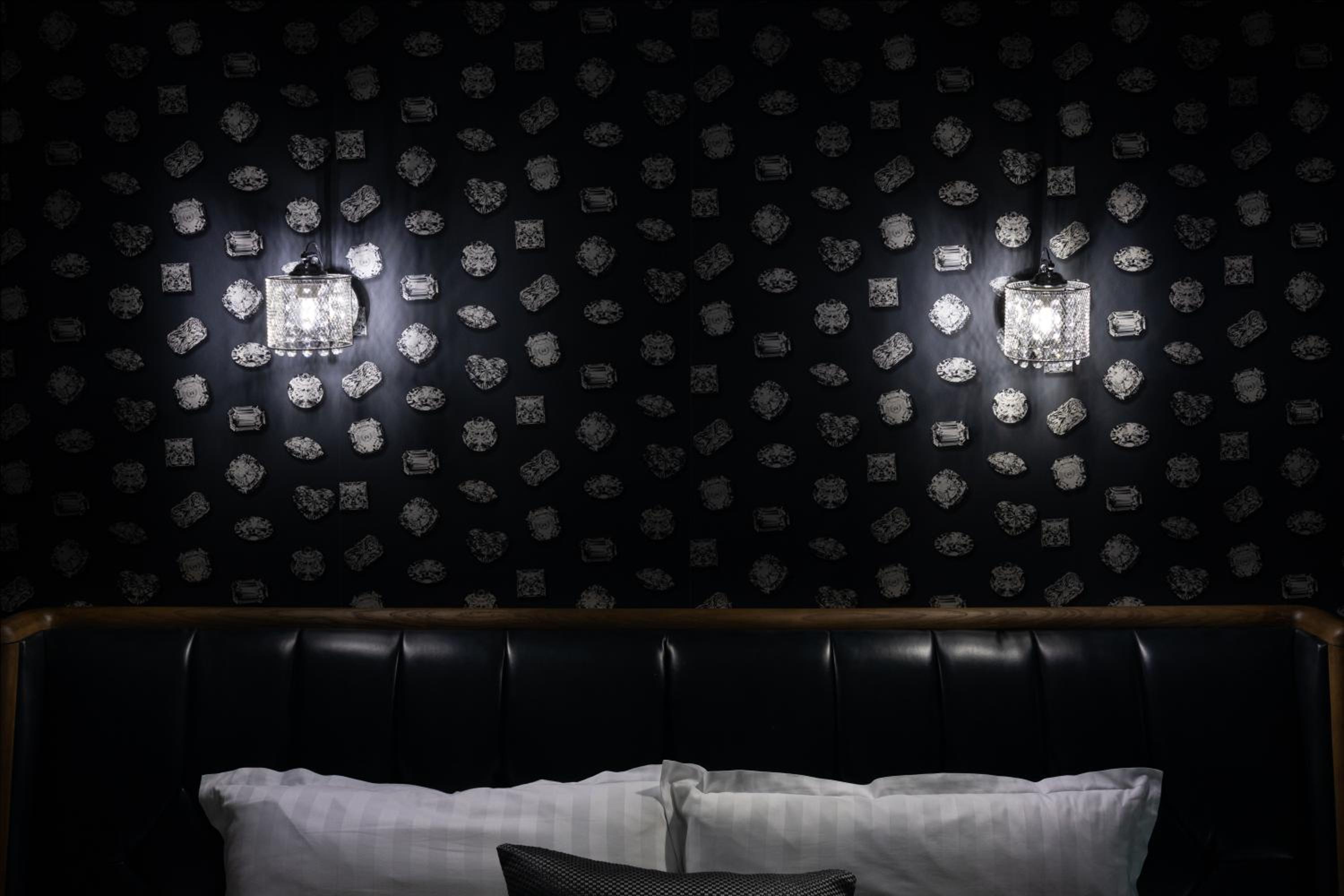 Deluxe King Room - Photo 23