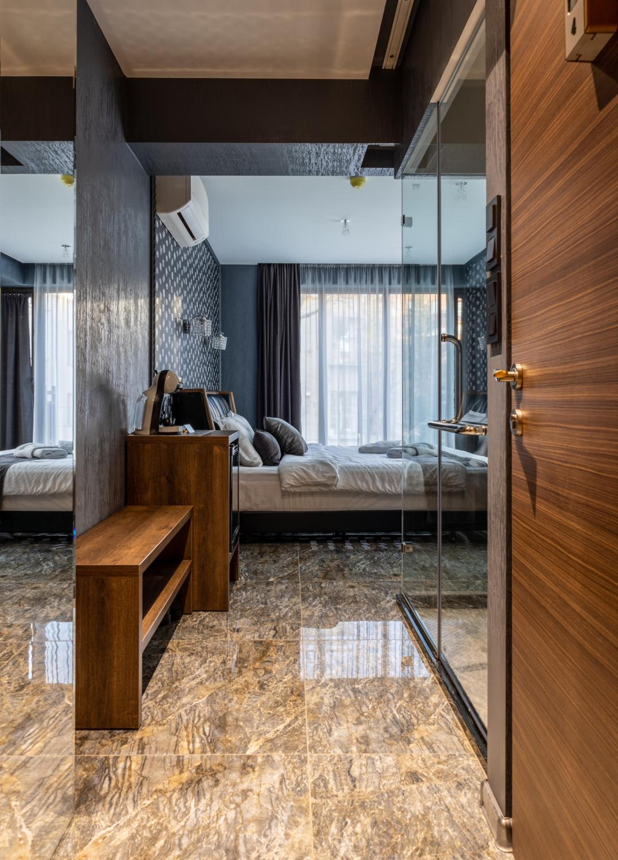 Deluxe King Room - Photo 22