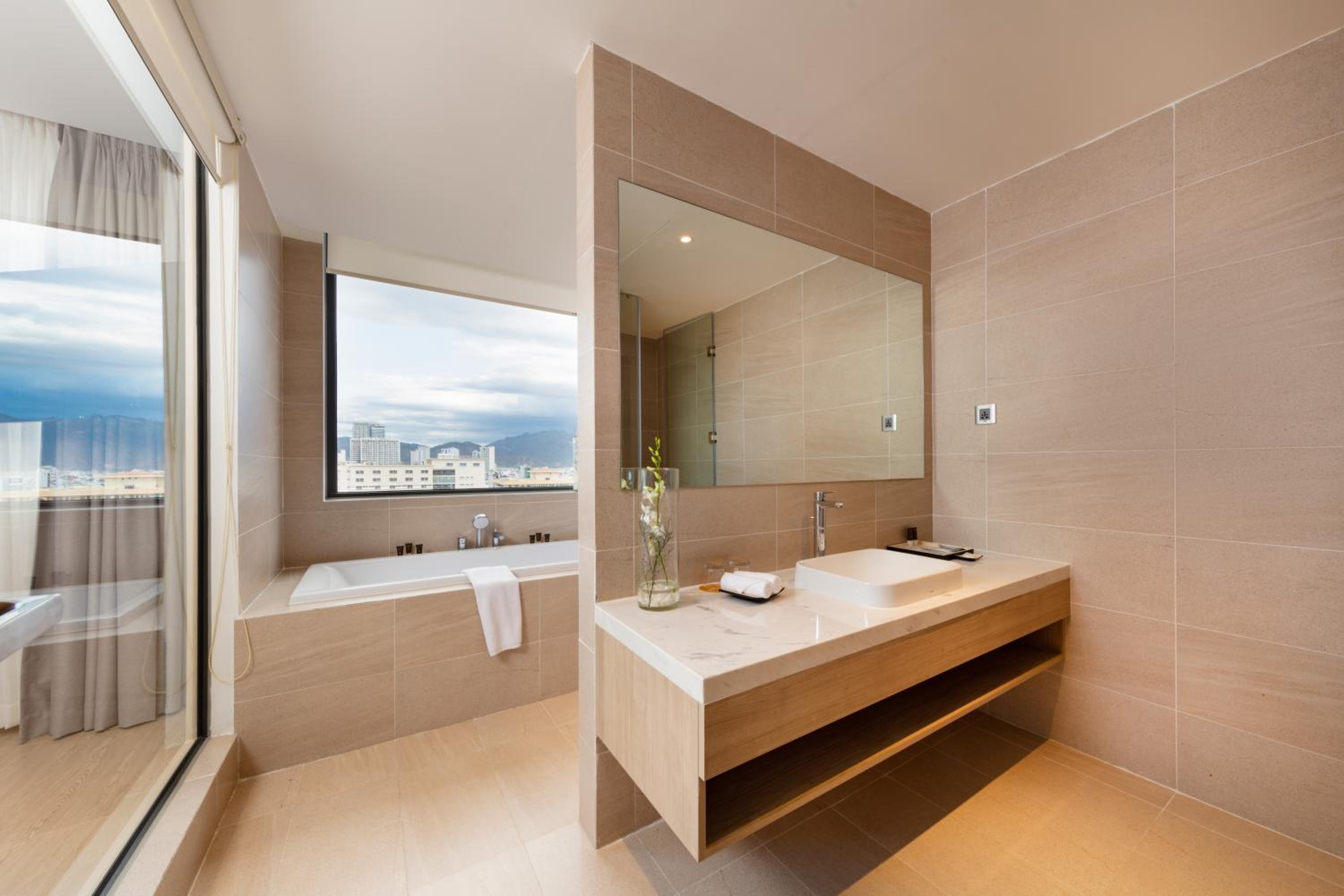 Grand Deluxe Sea View - Photo 2