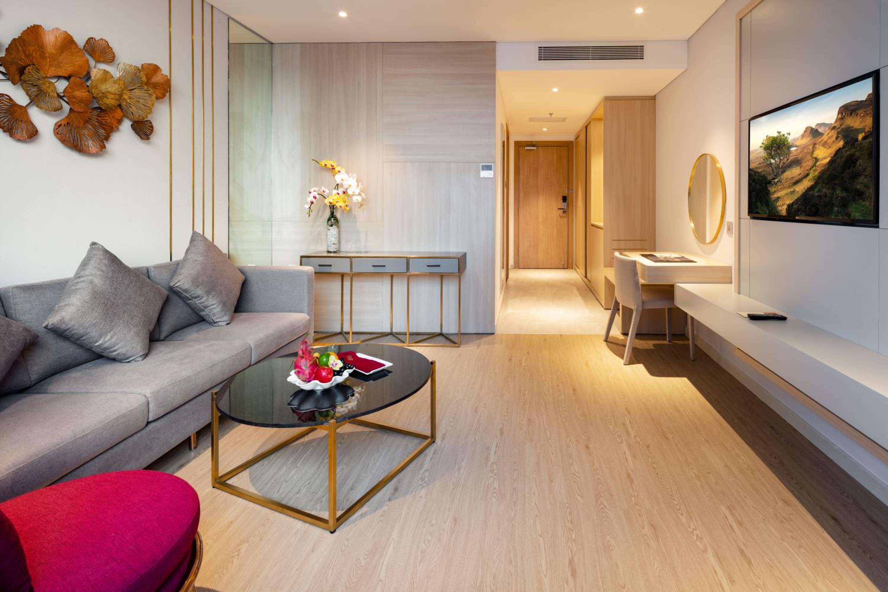 Executive Suite City View - Photo 5