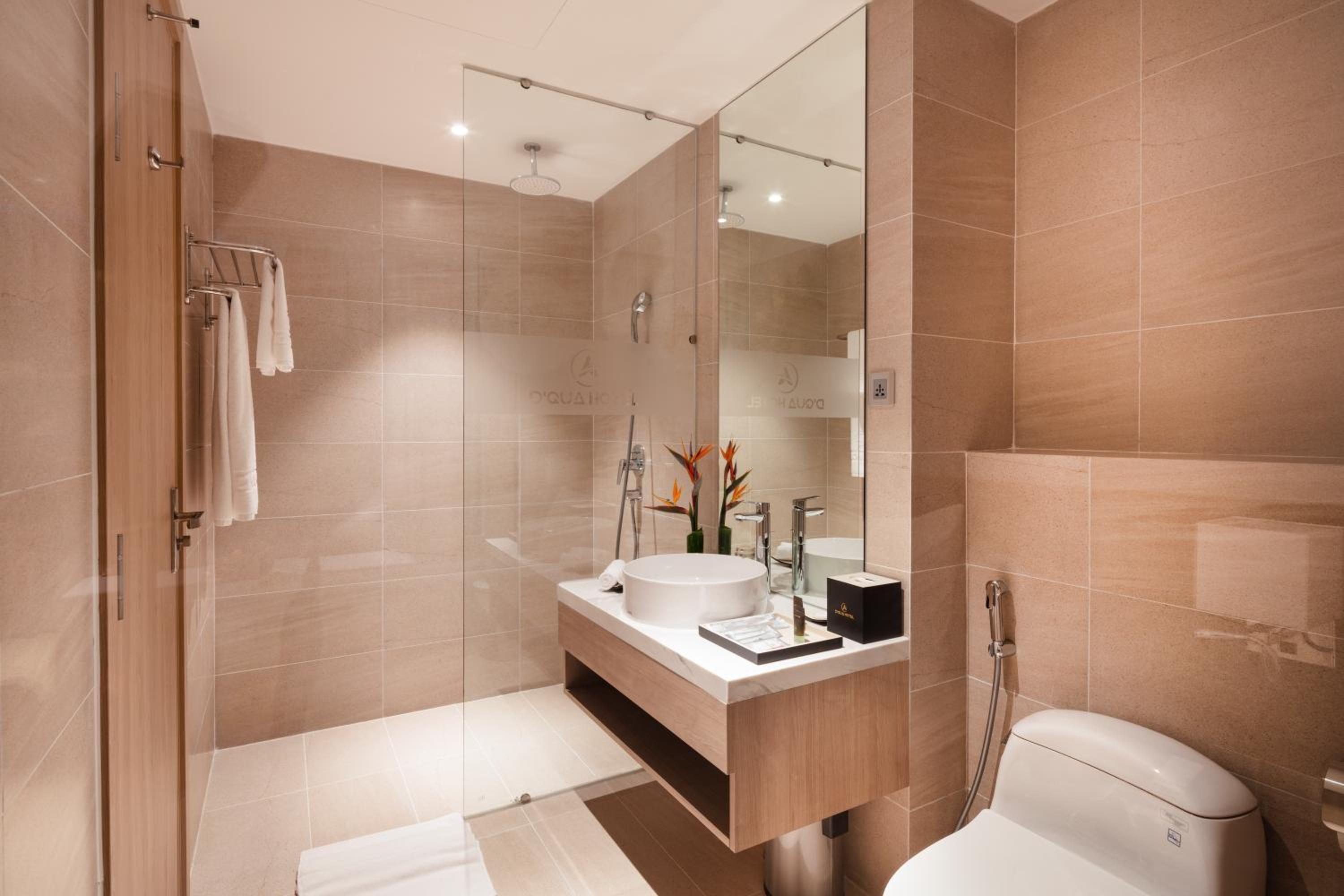 Executive Suite City View - Photo 7