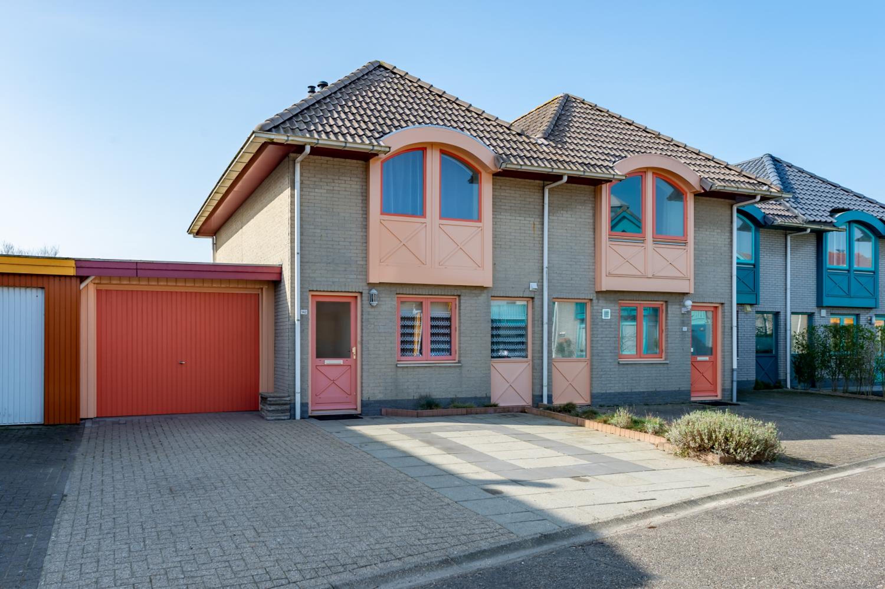 Three-Bedroom House photo 3
