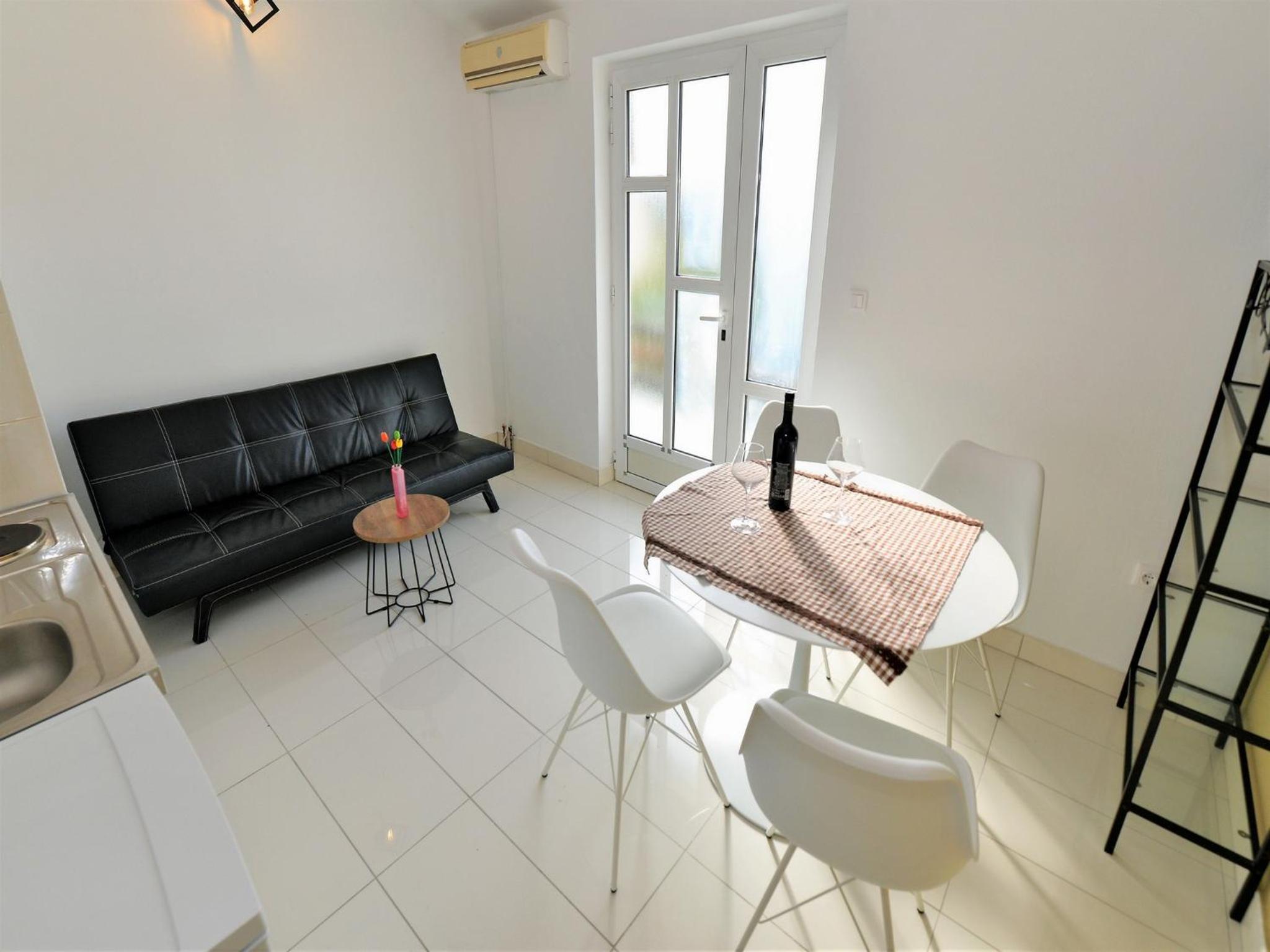 One Bedroom Apartment with Balcony and Sea View photo 3