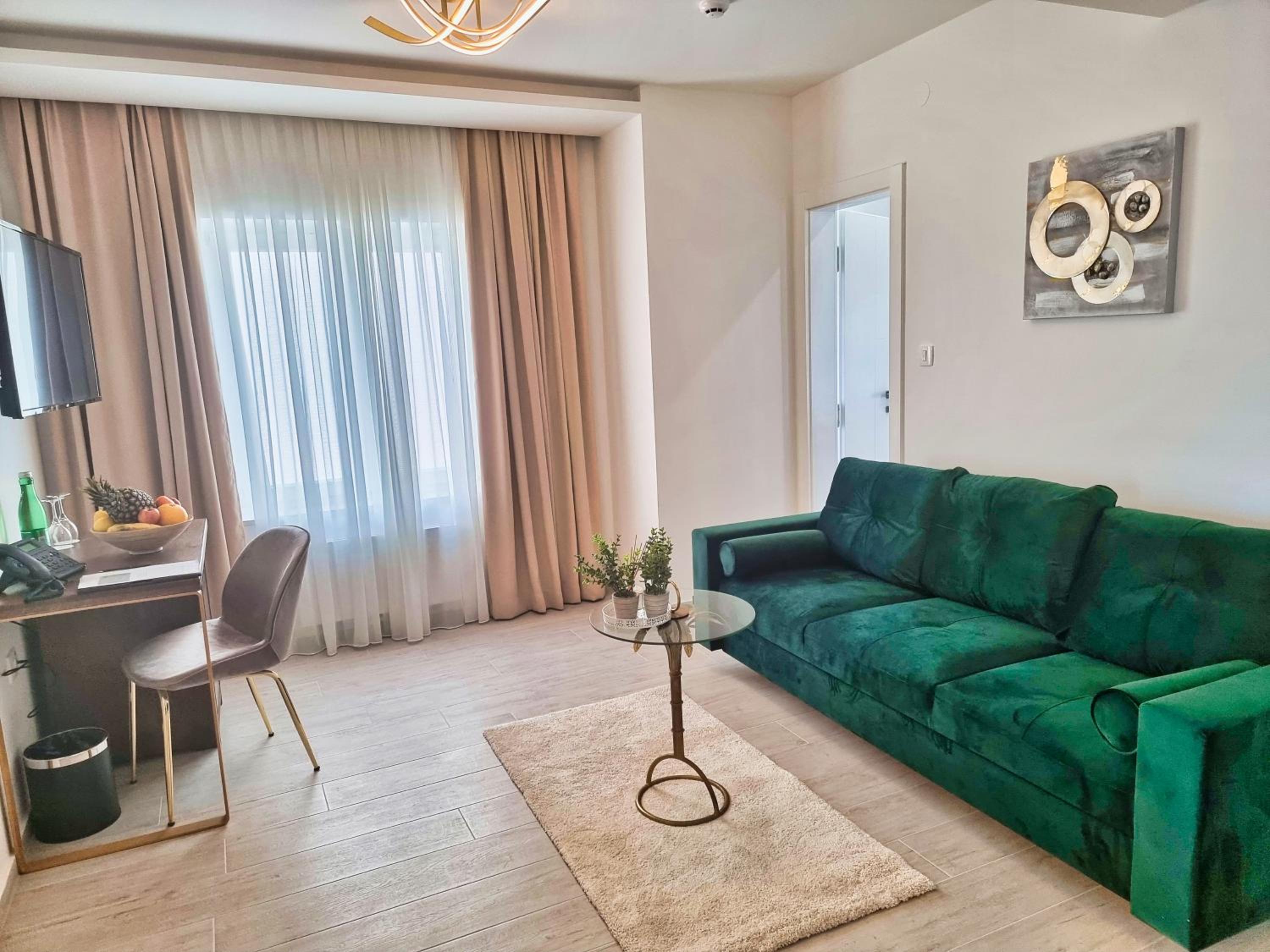 Deluxe Suite - Photo 4