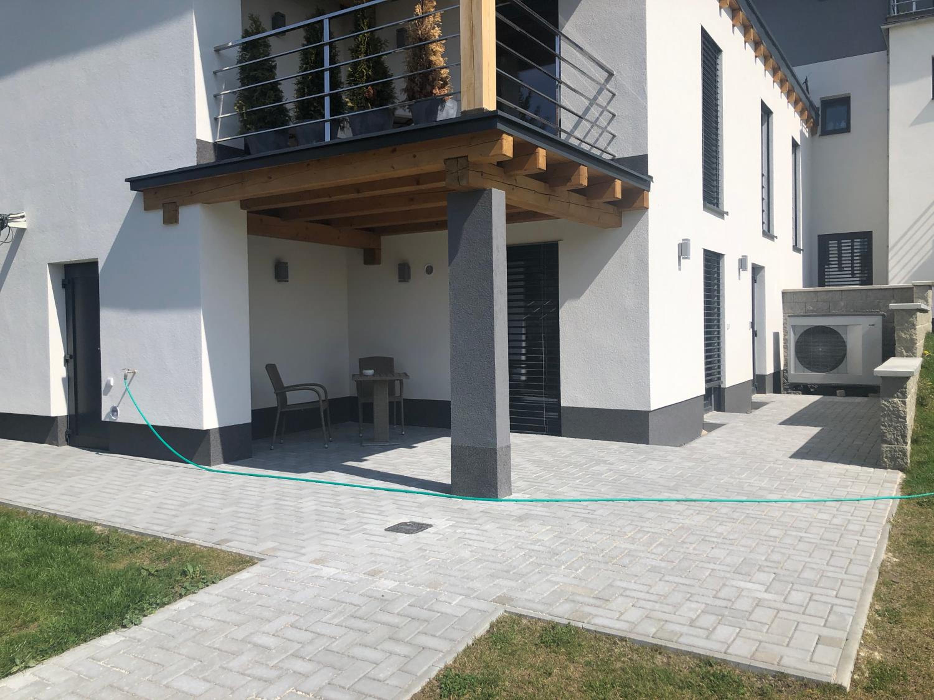 Apartment with Terrace - Photo 2