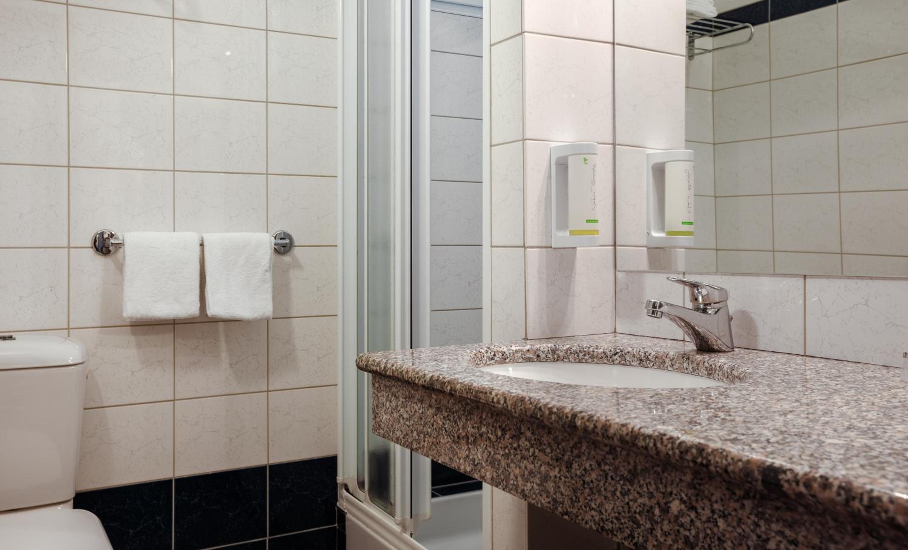 Standard Double or Twin Room with Balcony (2 Adults) - Photo 6