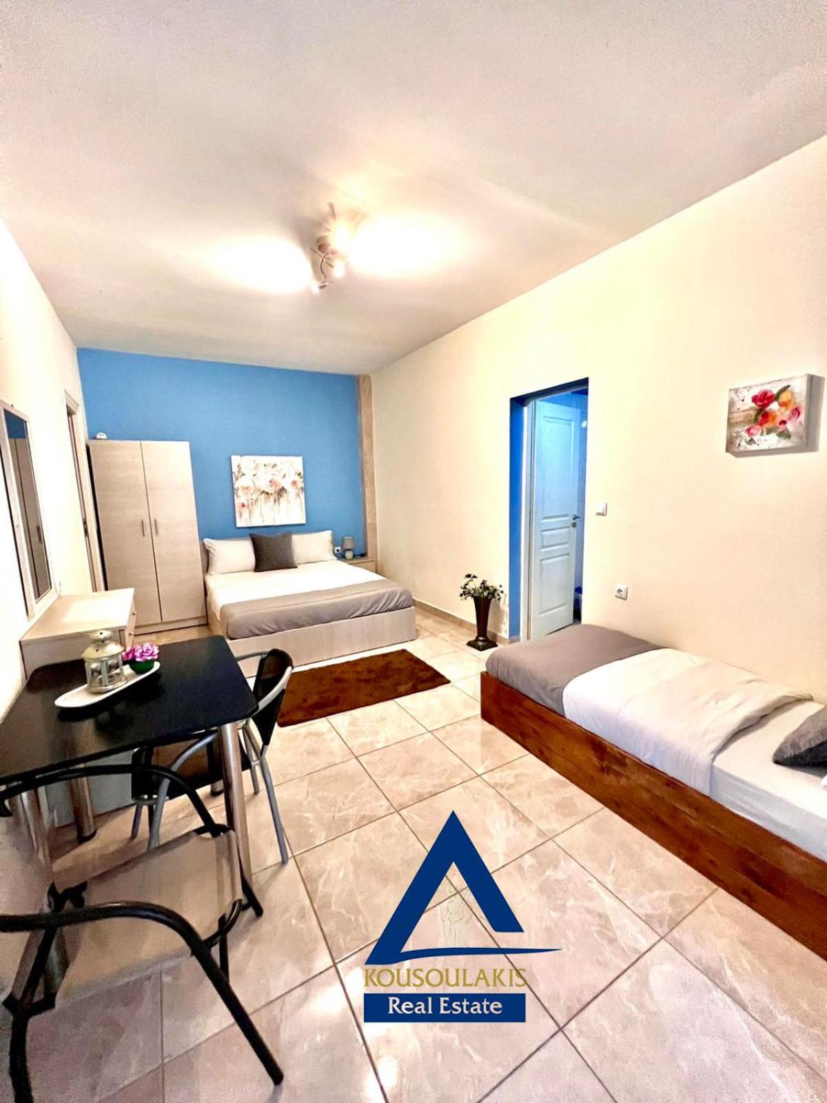 Studio (2 Adults)