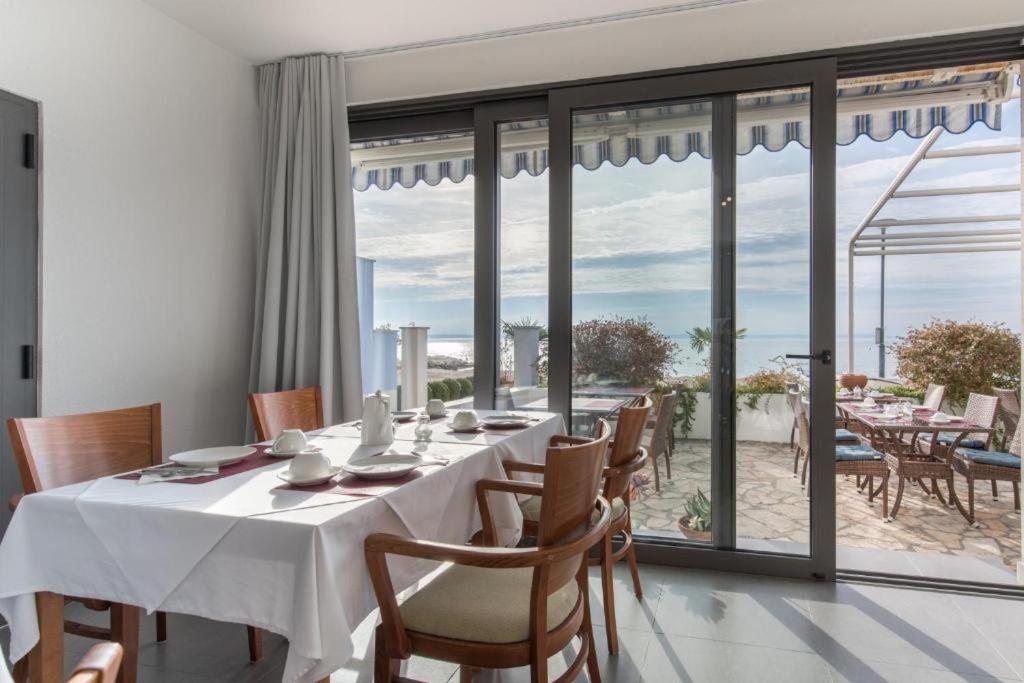 Double Room with Balcony and Sea View photo 2