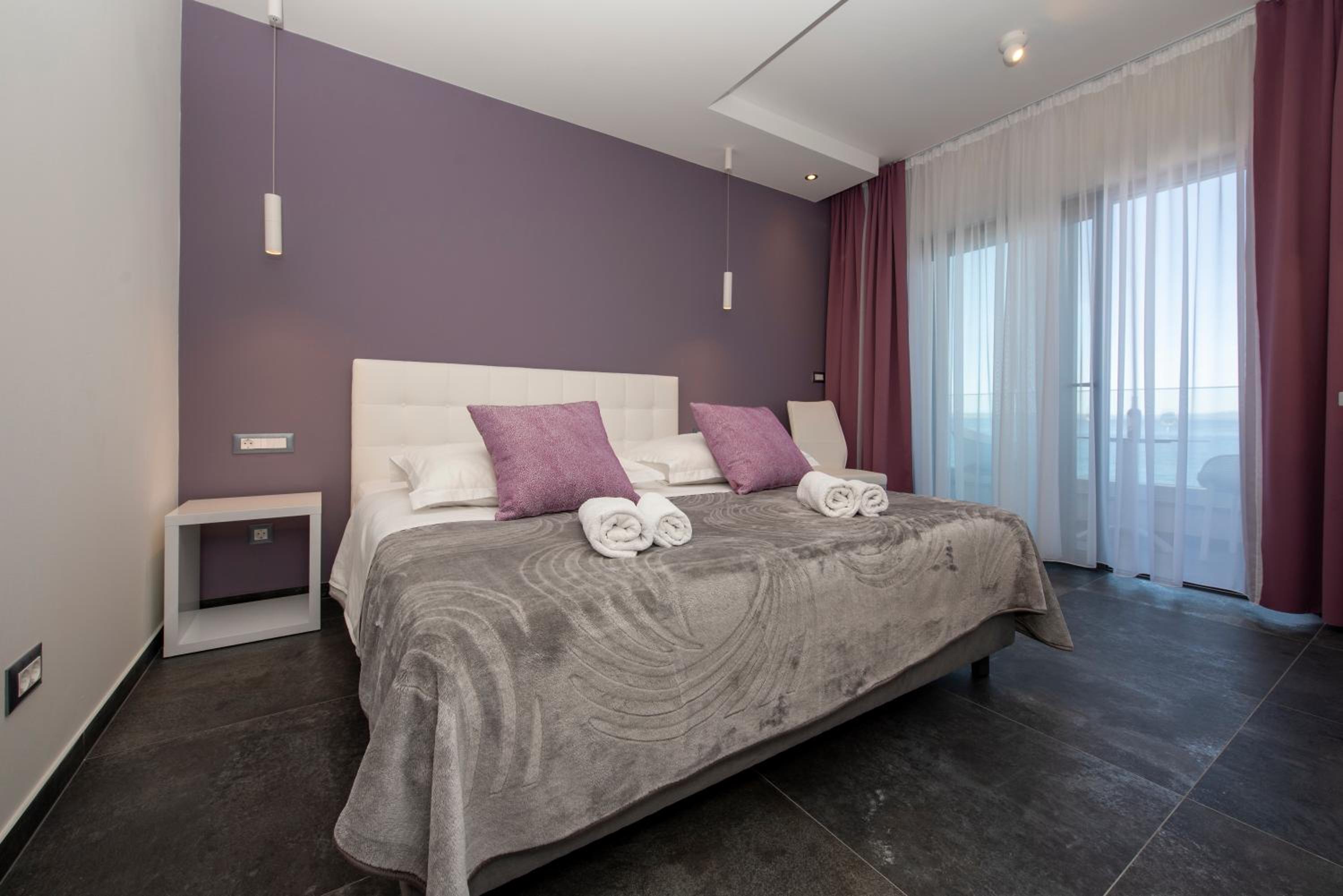 Deluxe Double Room with Balcony and Sea View