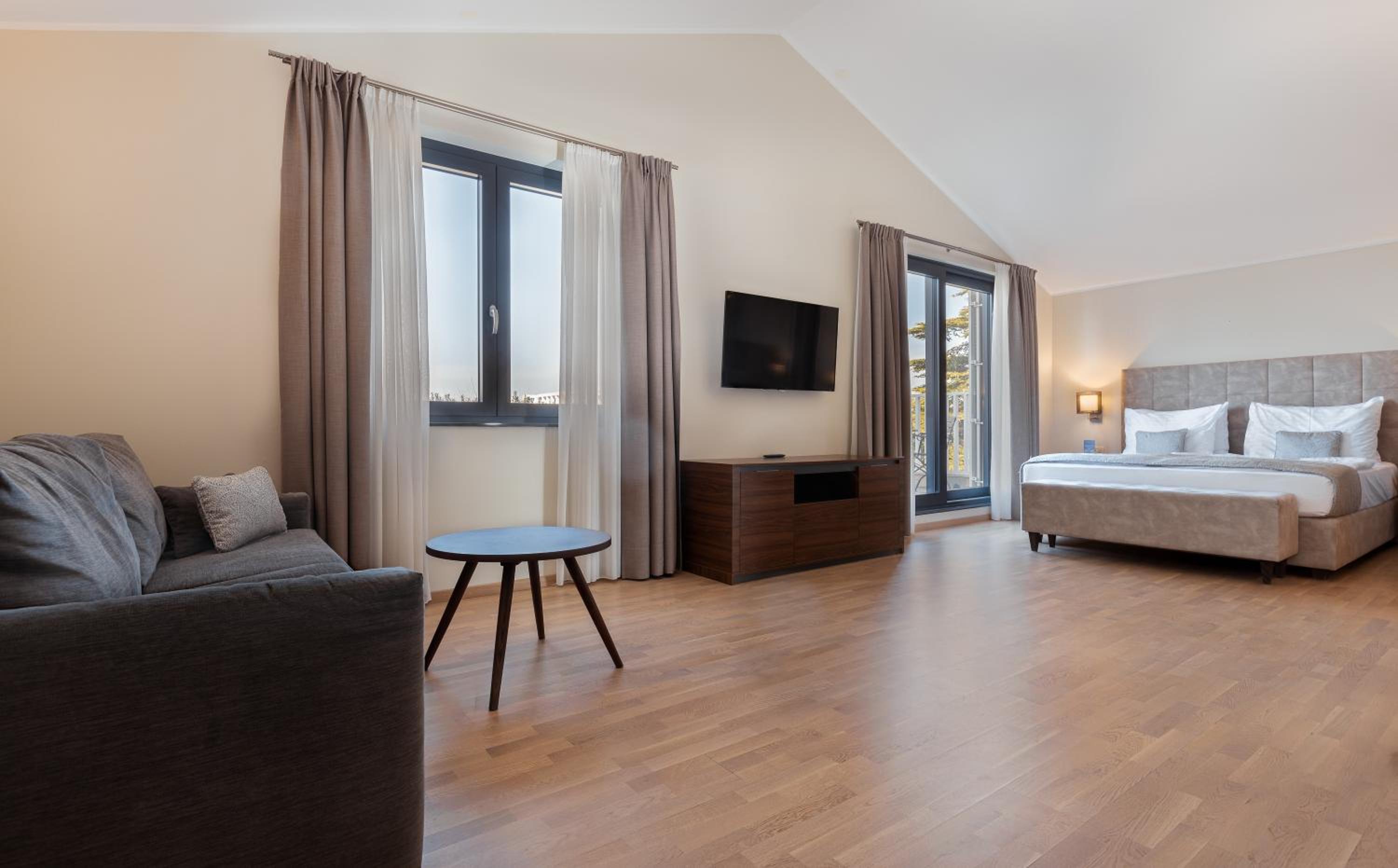 Junior Suite with Terrace and Sea View
