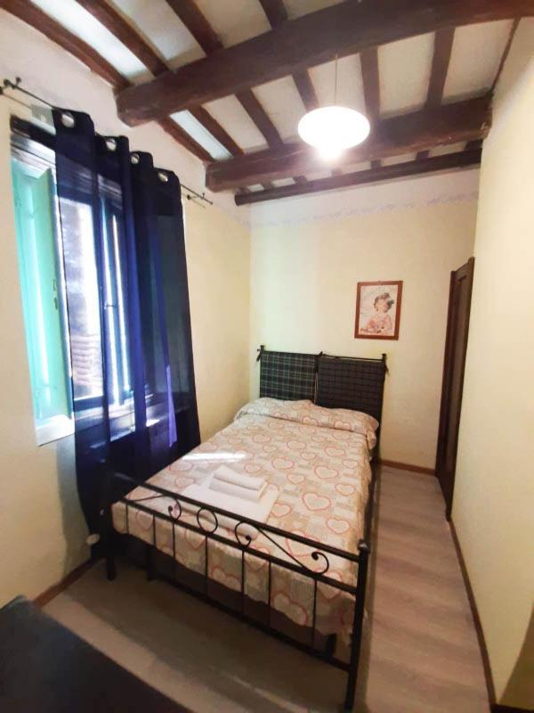 Small Single Room photo 1