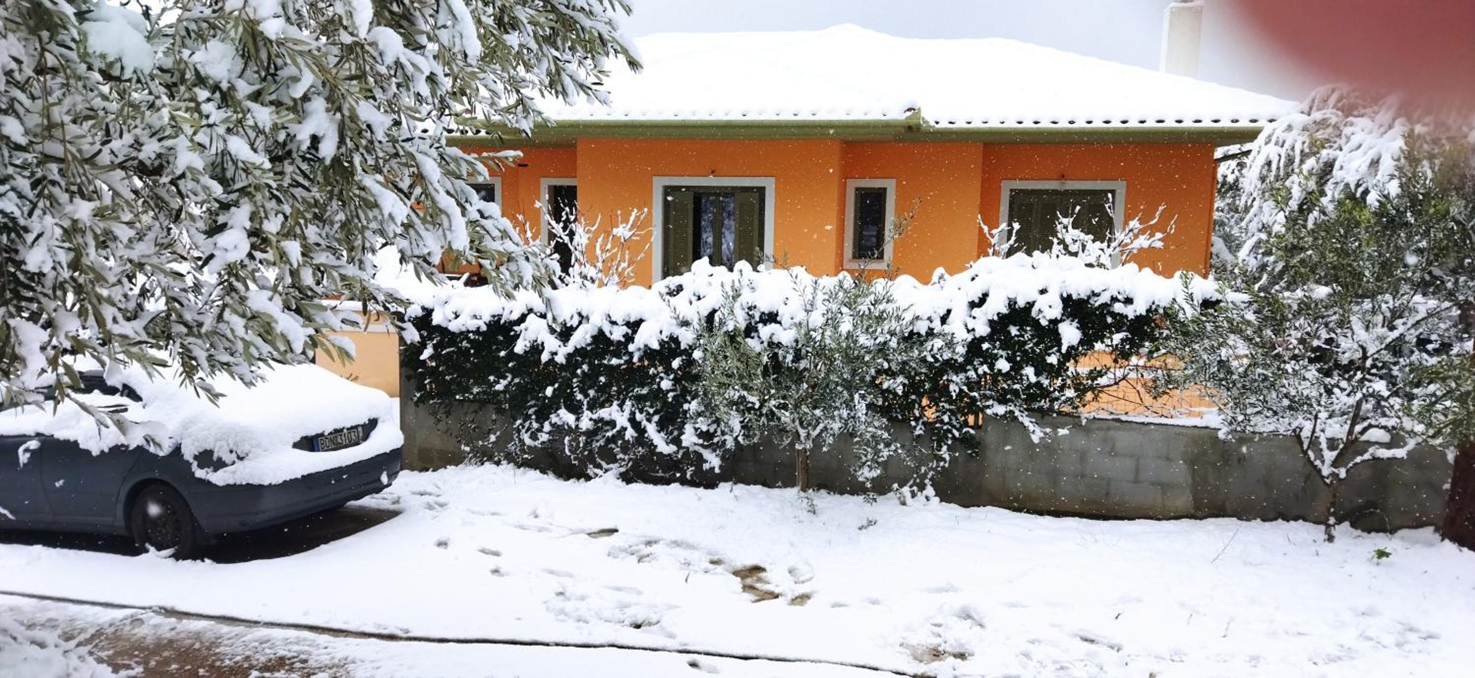 Two-Bedroom House photo 2