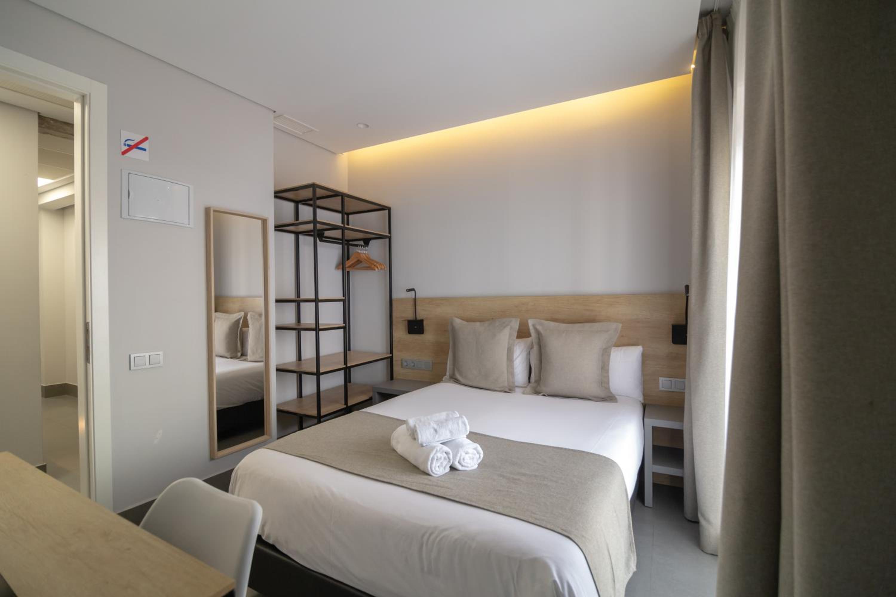 Superior Double or Twin Room - Photo 20