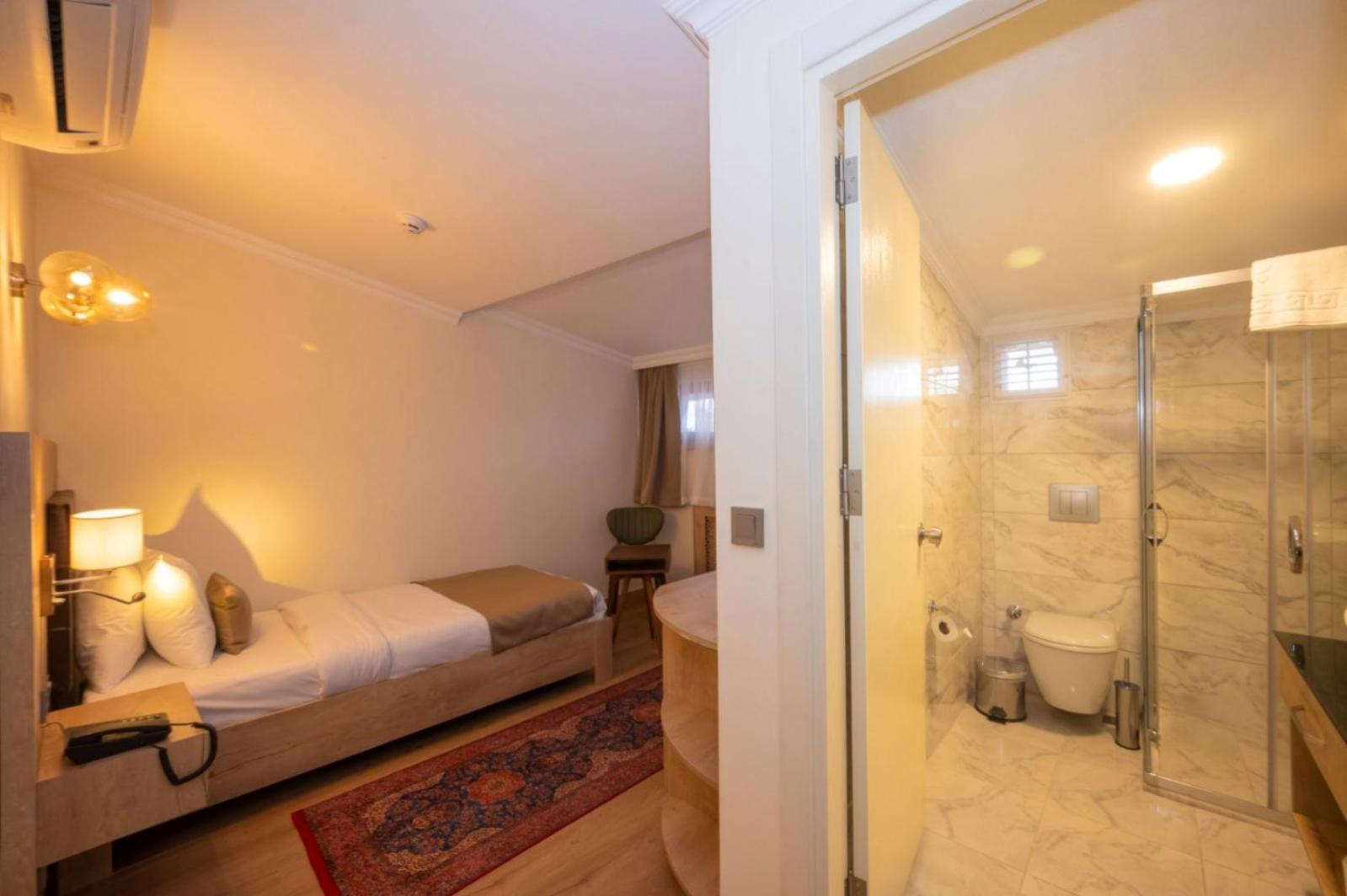 Single Room photo 3
