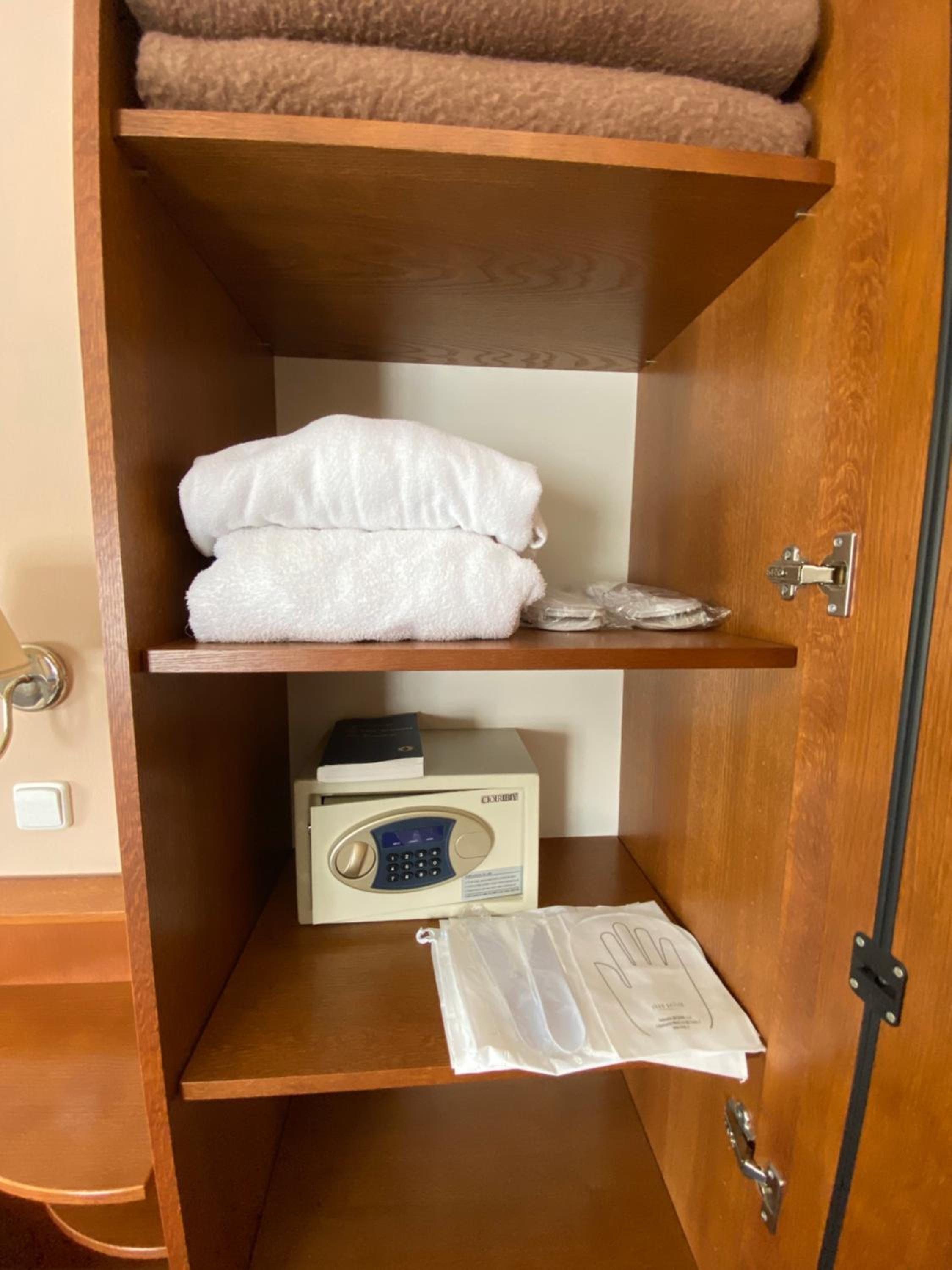 Double Room - Photo 11