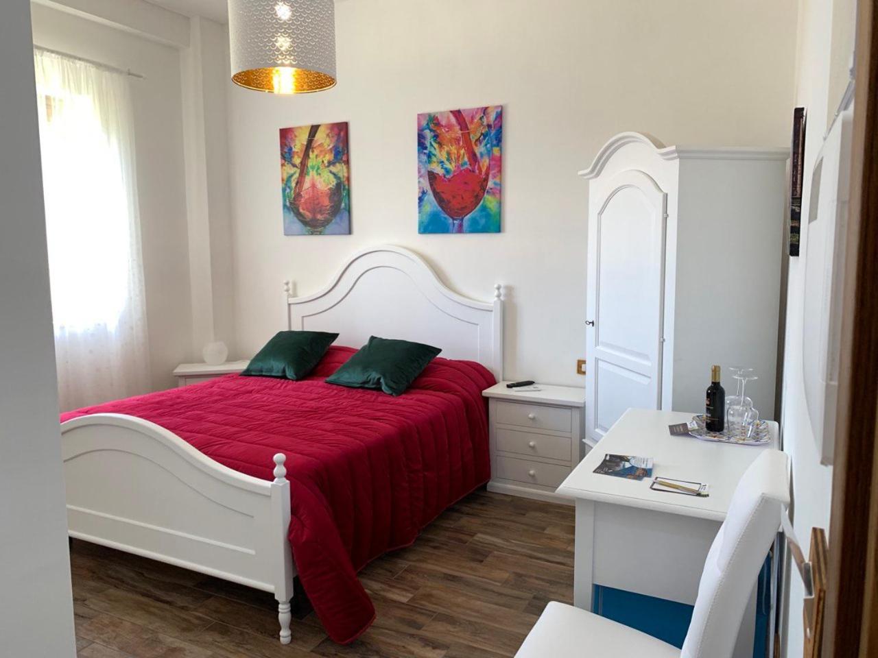 Double Room with Private Bathroom - Photo 3