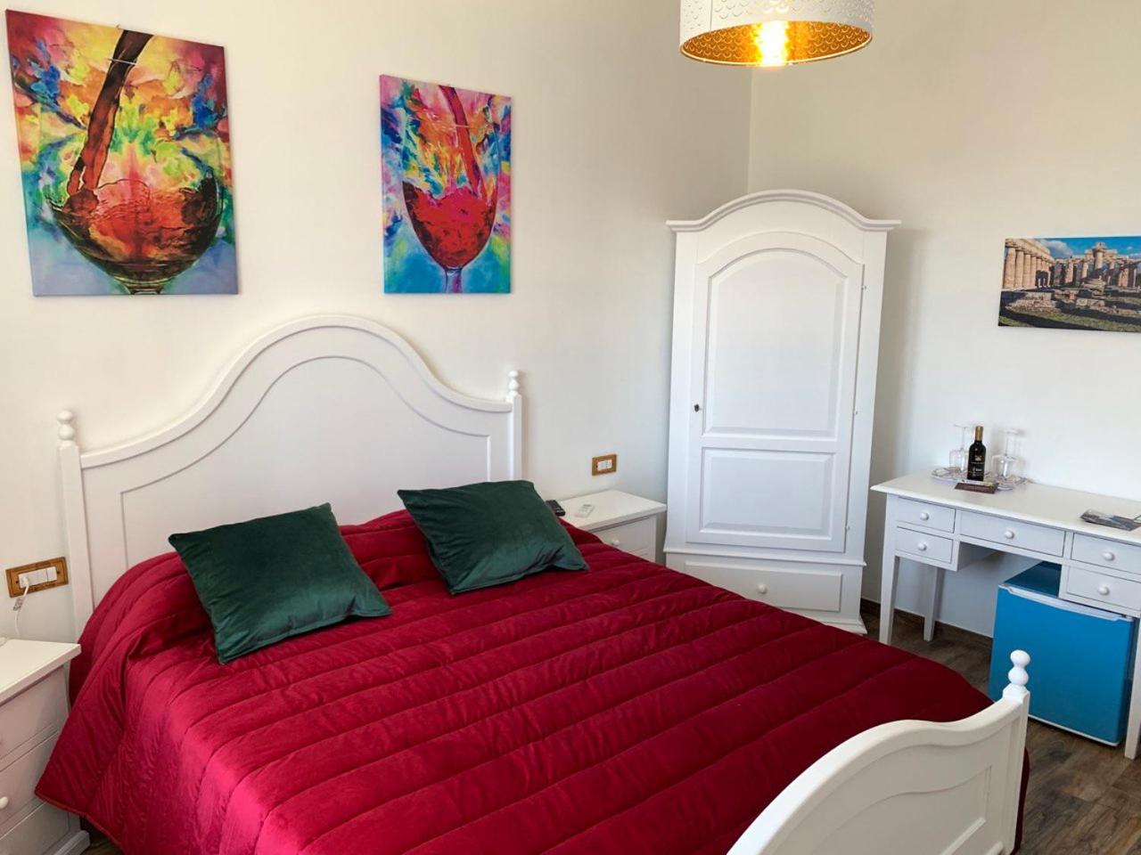 Double Room with Private Bathroom - Photo 4