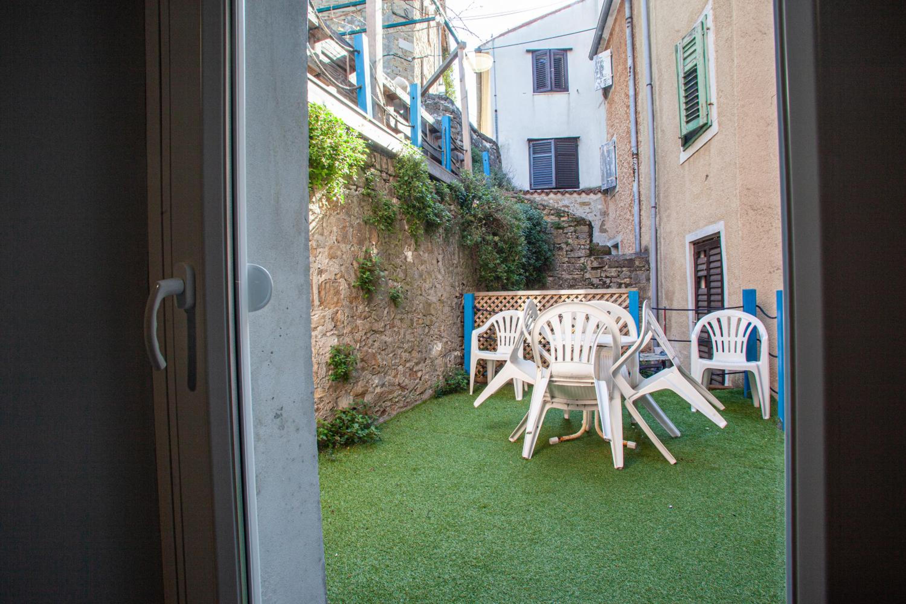 Quadruple Room with Terrace photo 3