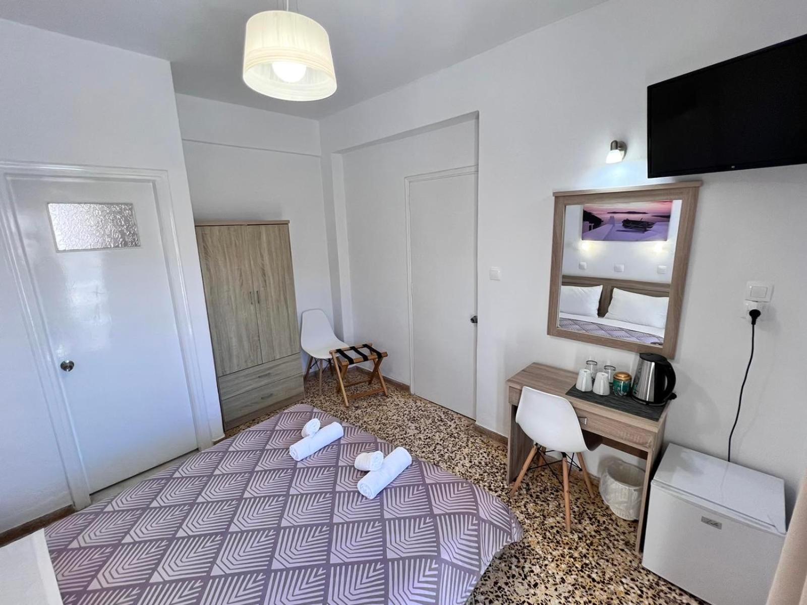 Double Room with Balcony - Photo 2