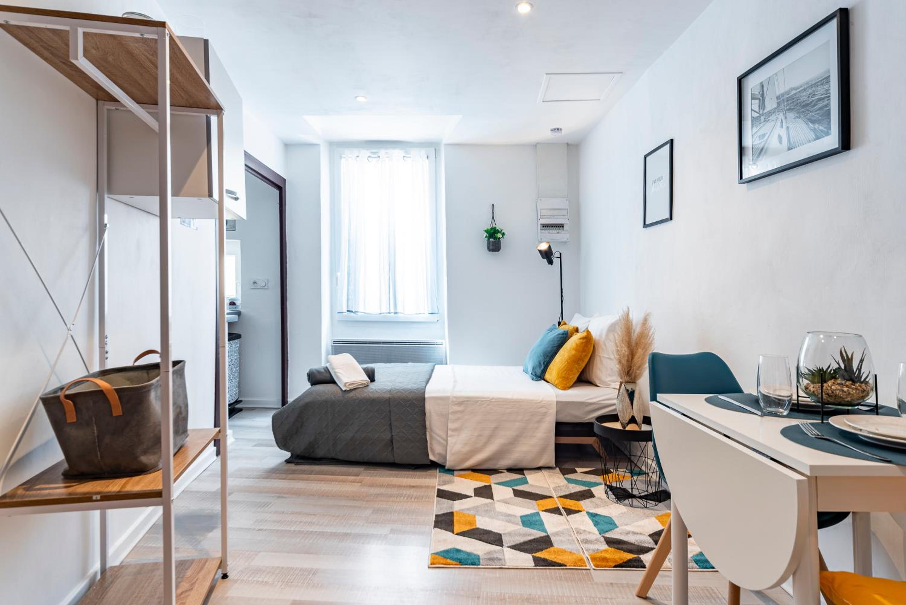 One-Bedroom Apartment