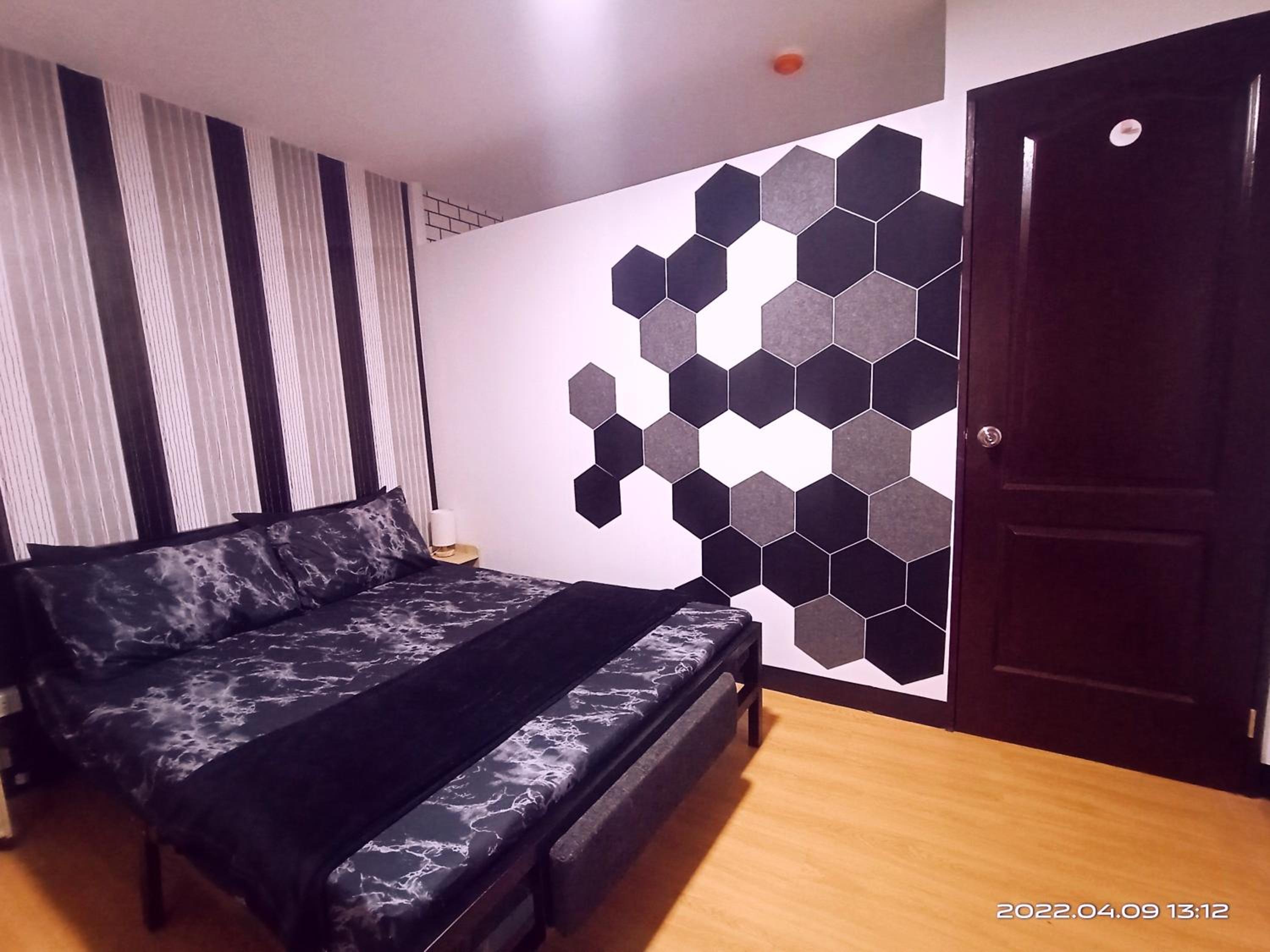 One-Bedroom Apartment - Photo 7