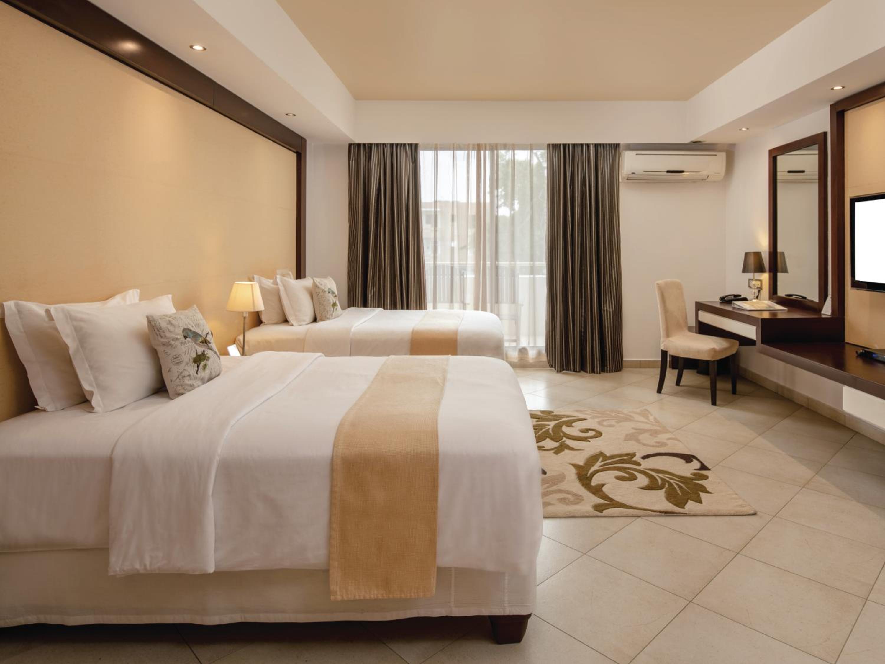 Deluxe Twin Room photo 3