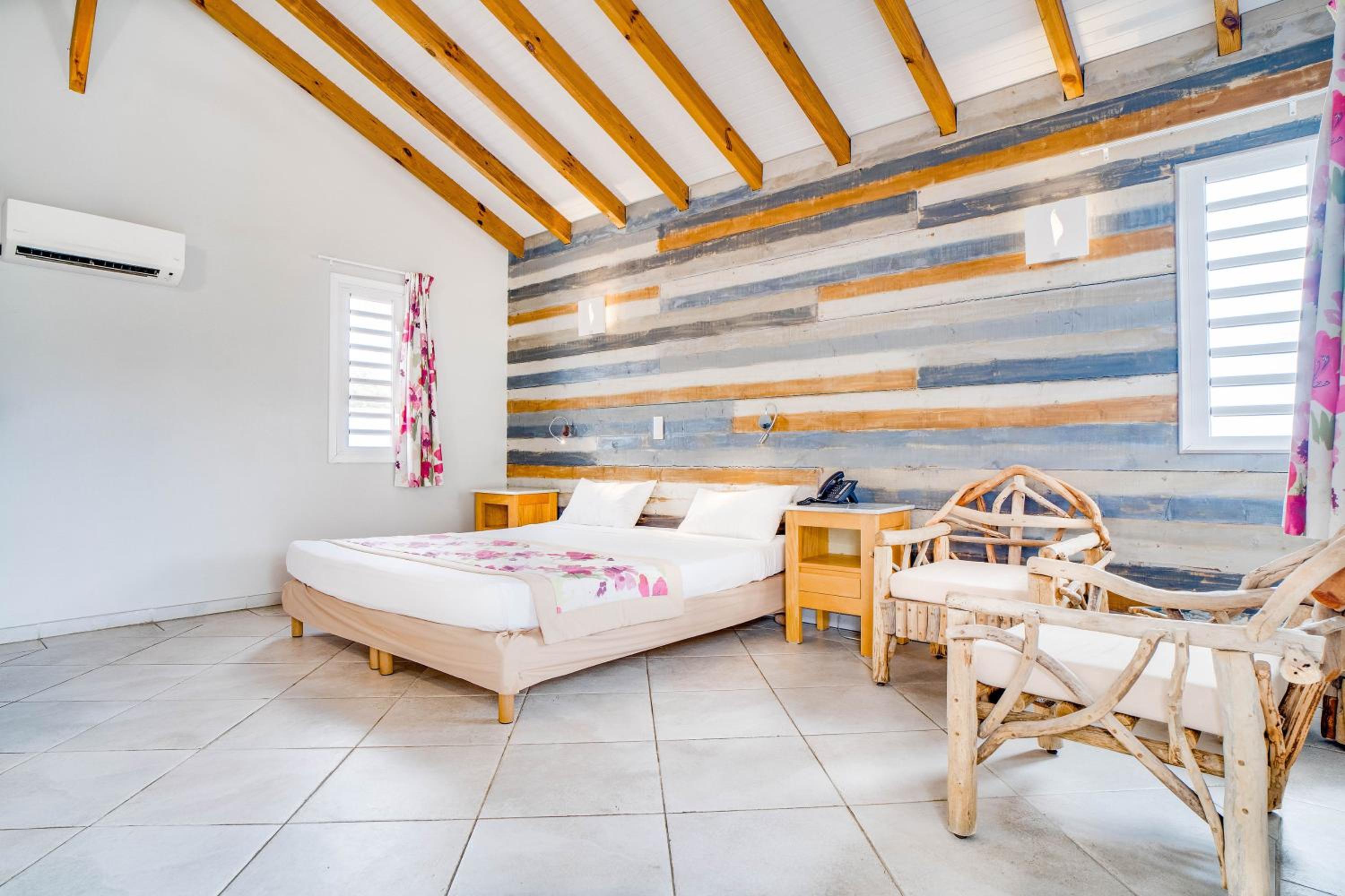 Mini Suite Vue Mer Partielle "18 Ans Et Plus" Simple - Lit Double