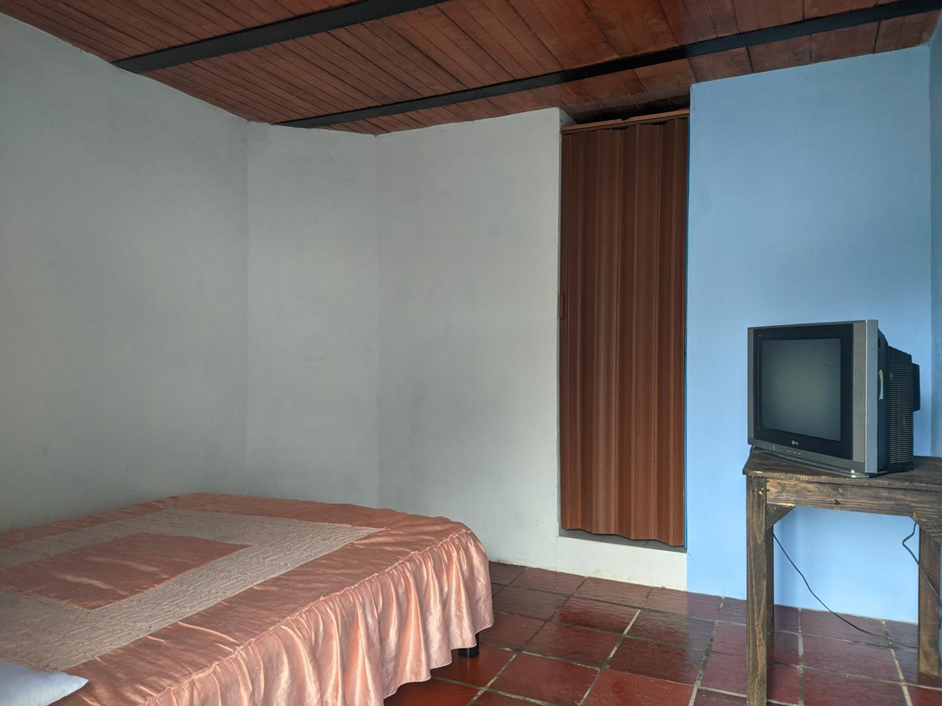 Family Room with Private Bathroom photo 1