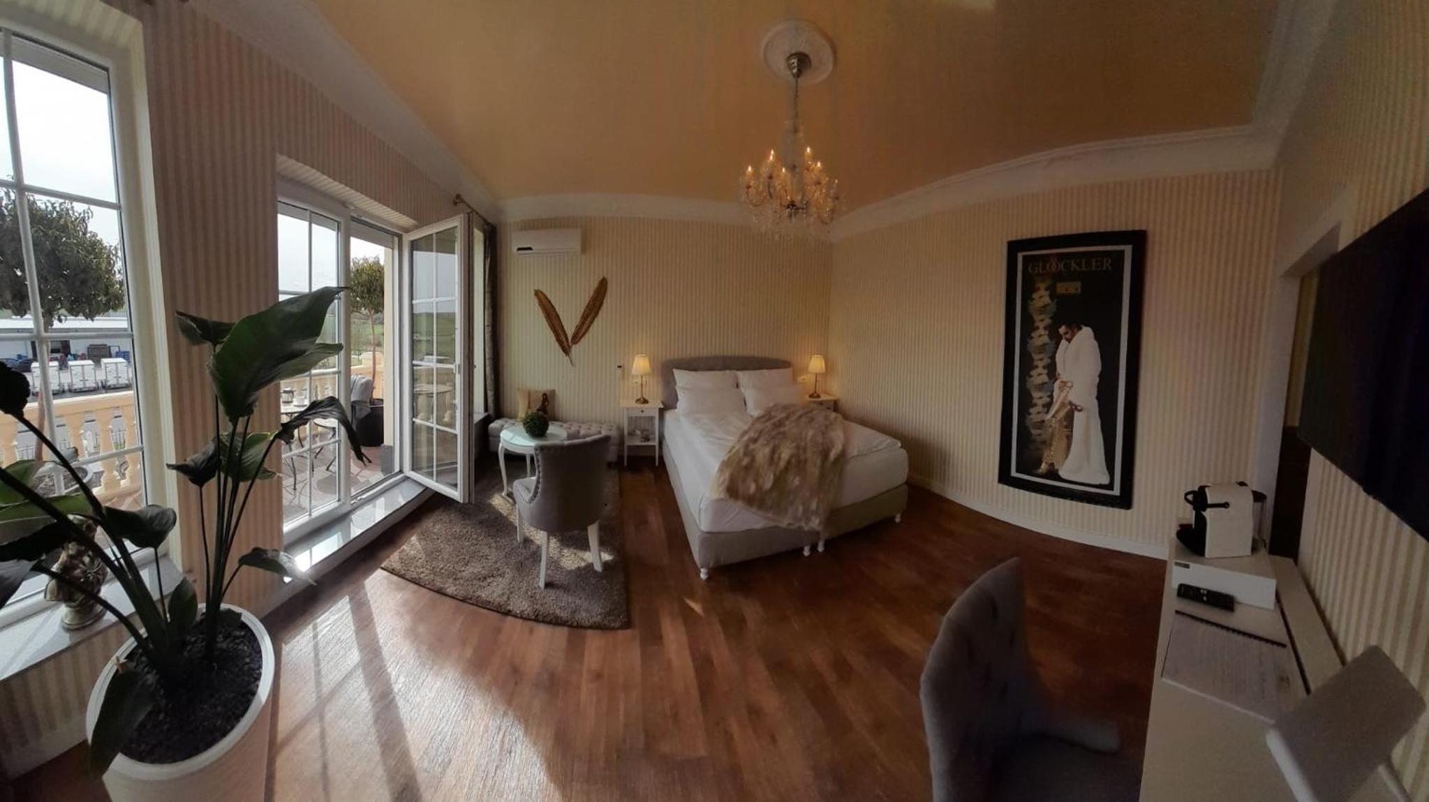 Junior Suite with Balcony