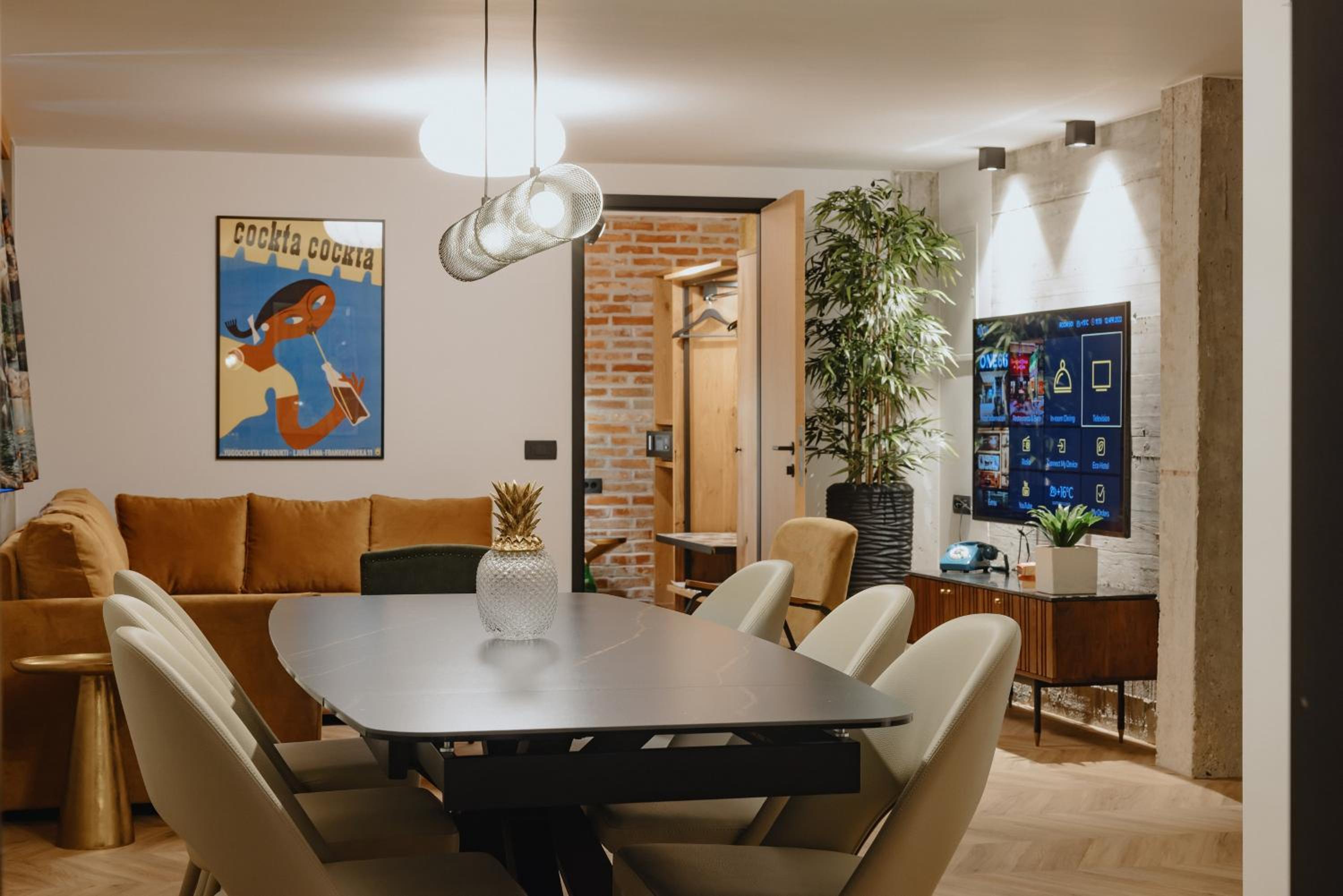 Two-Bedroom Apartment - Photo 14