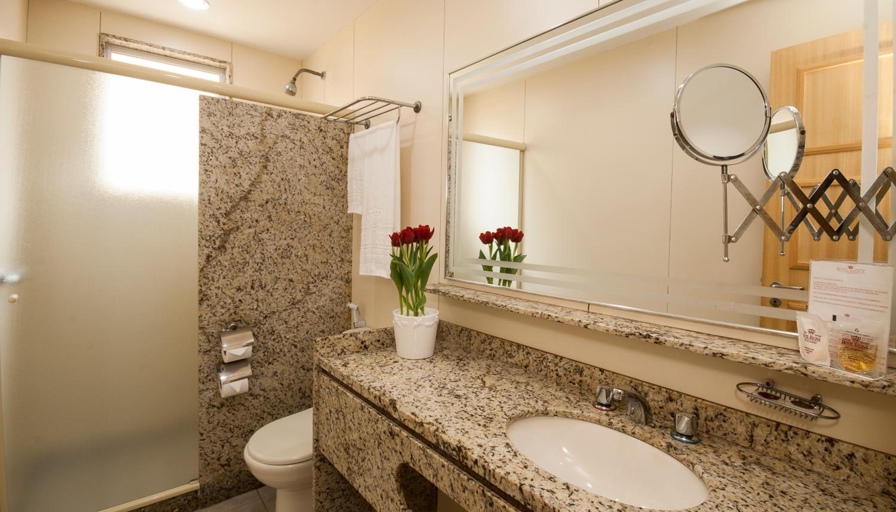 Standard Double Room - Photo 7