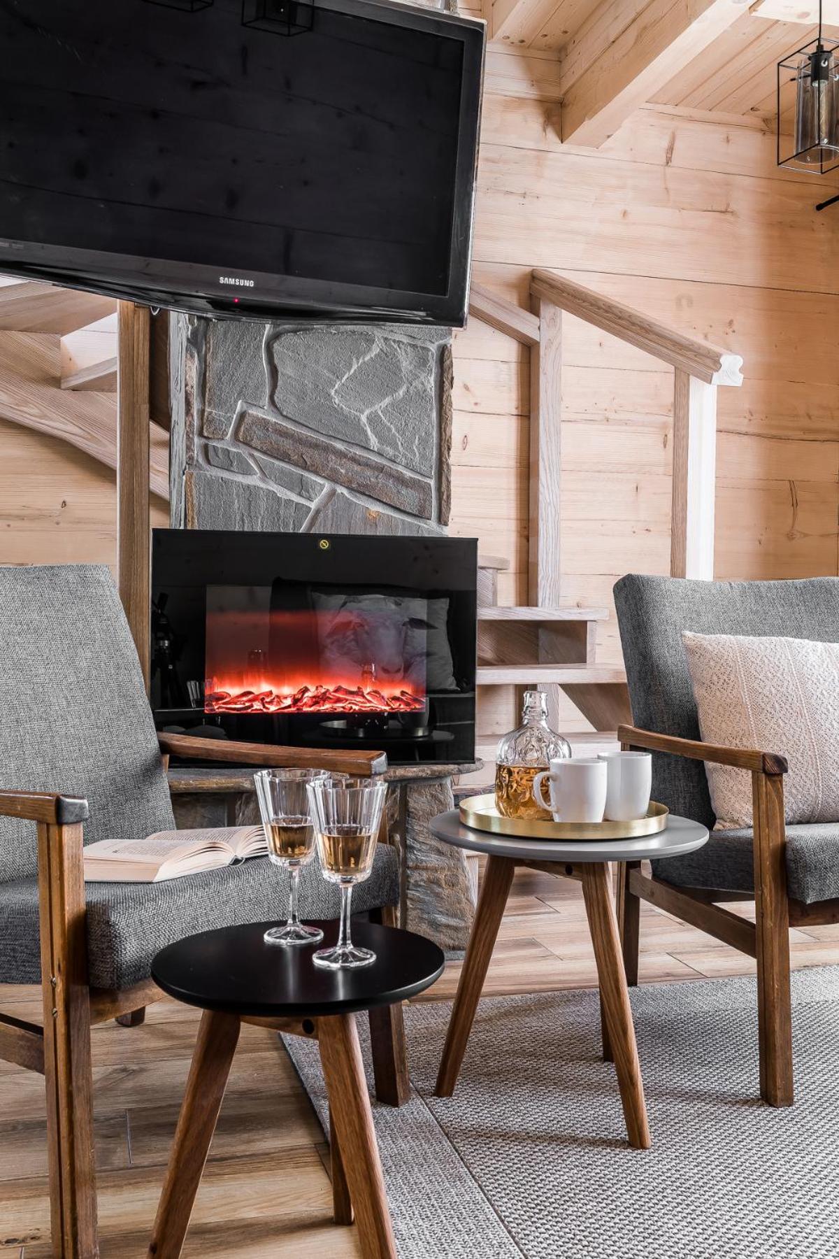 Two-Bedroom Chalet - Photo 9