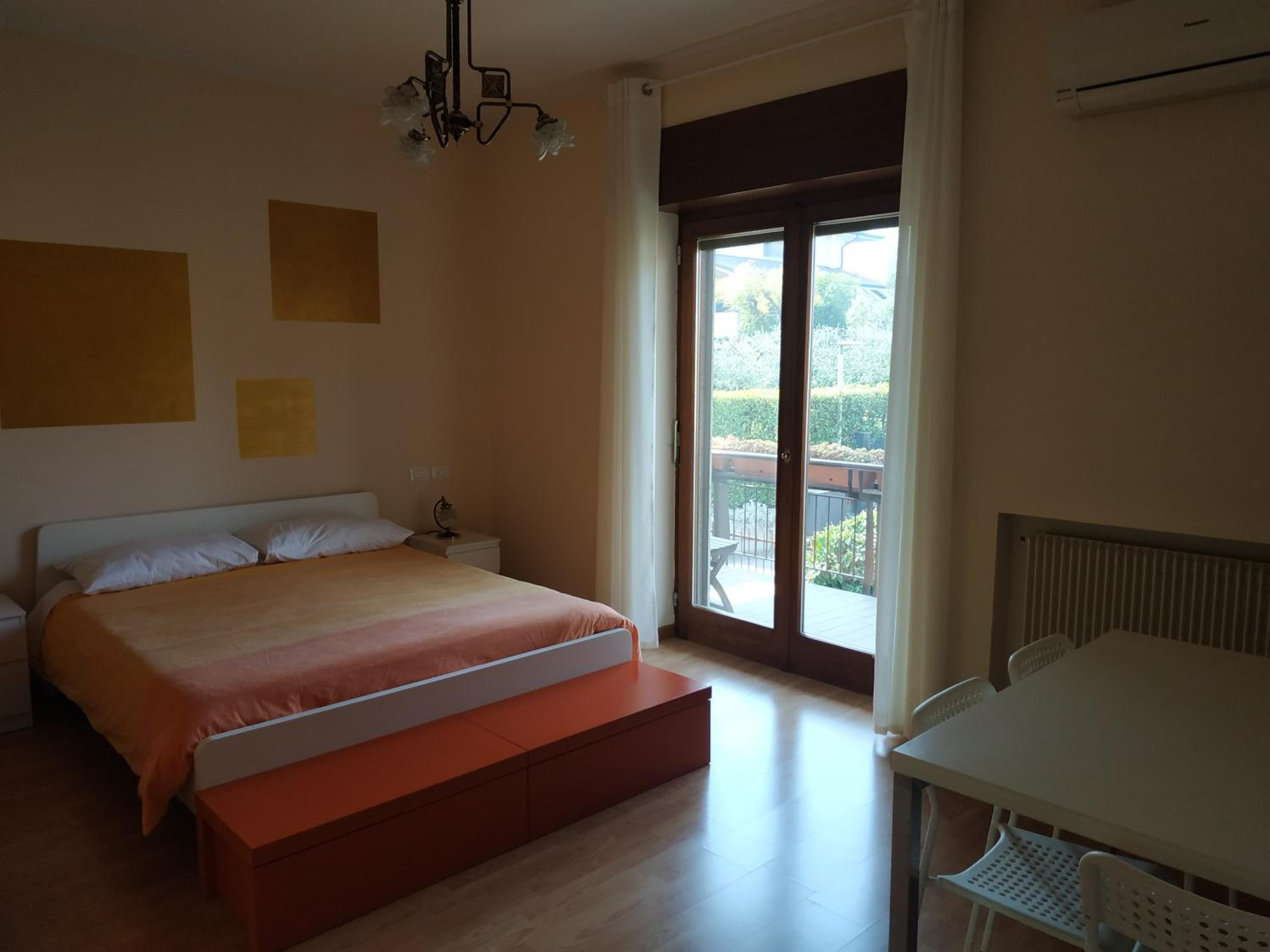 Studio Apartment photo 1