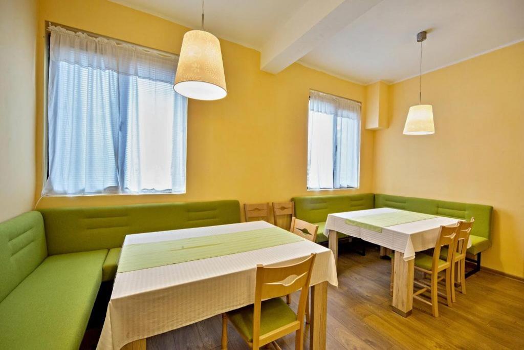 Villa - Photo 2