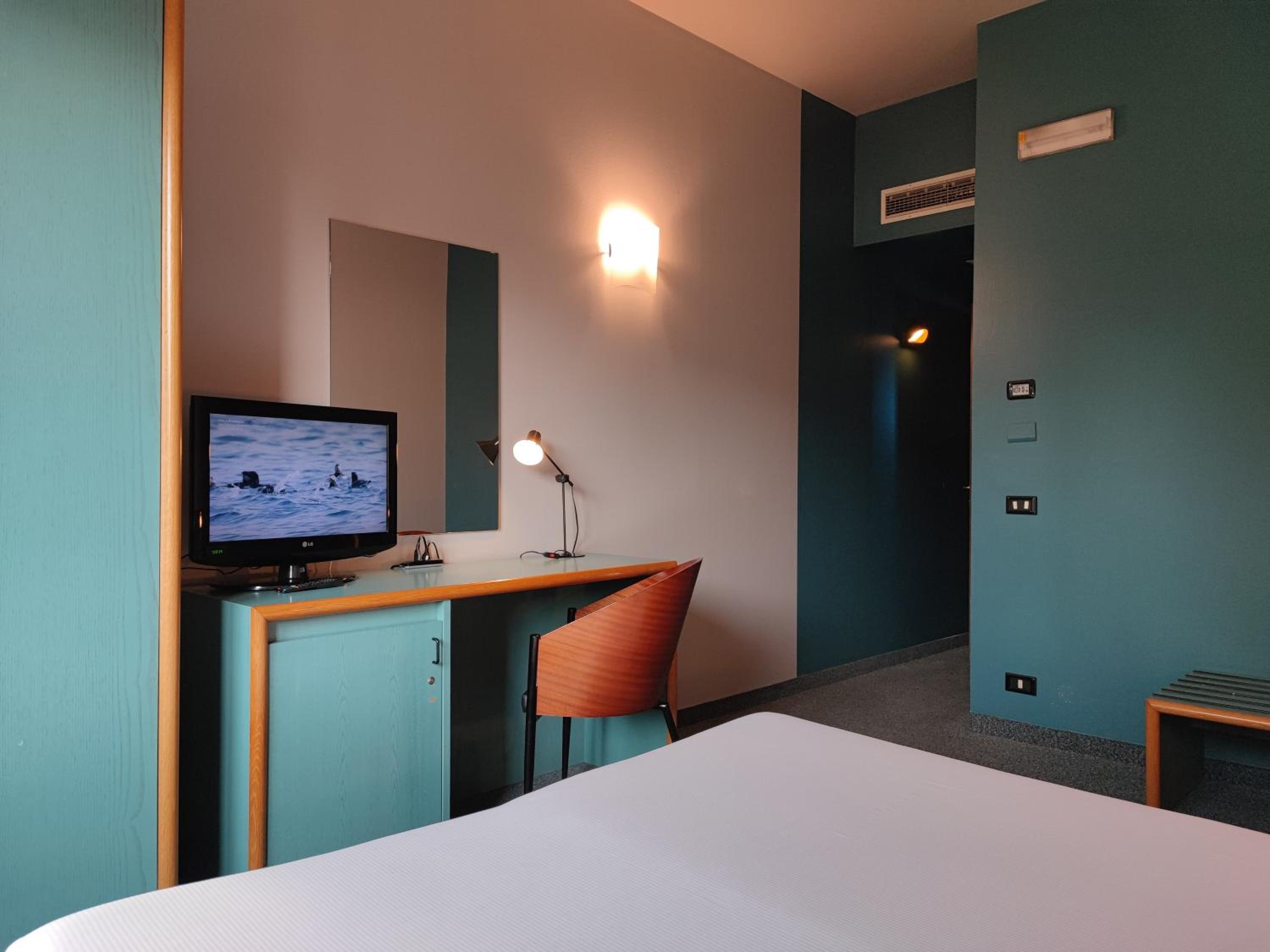 Basic Double or Twin Room photo 1
