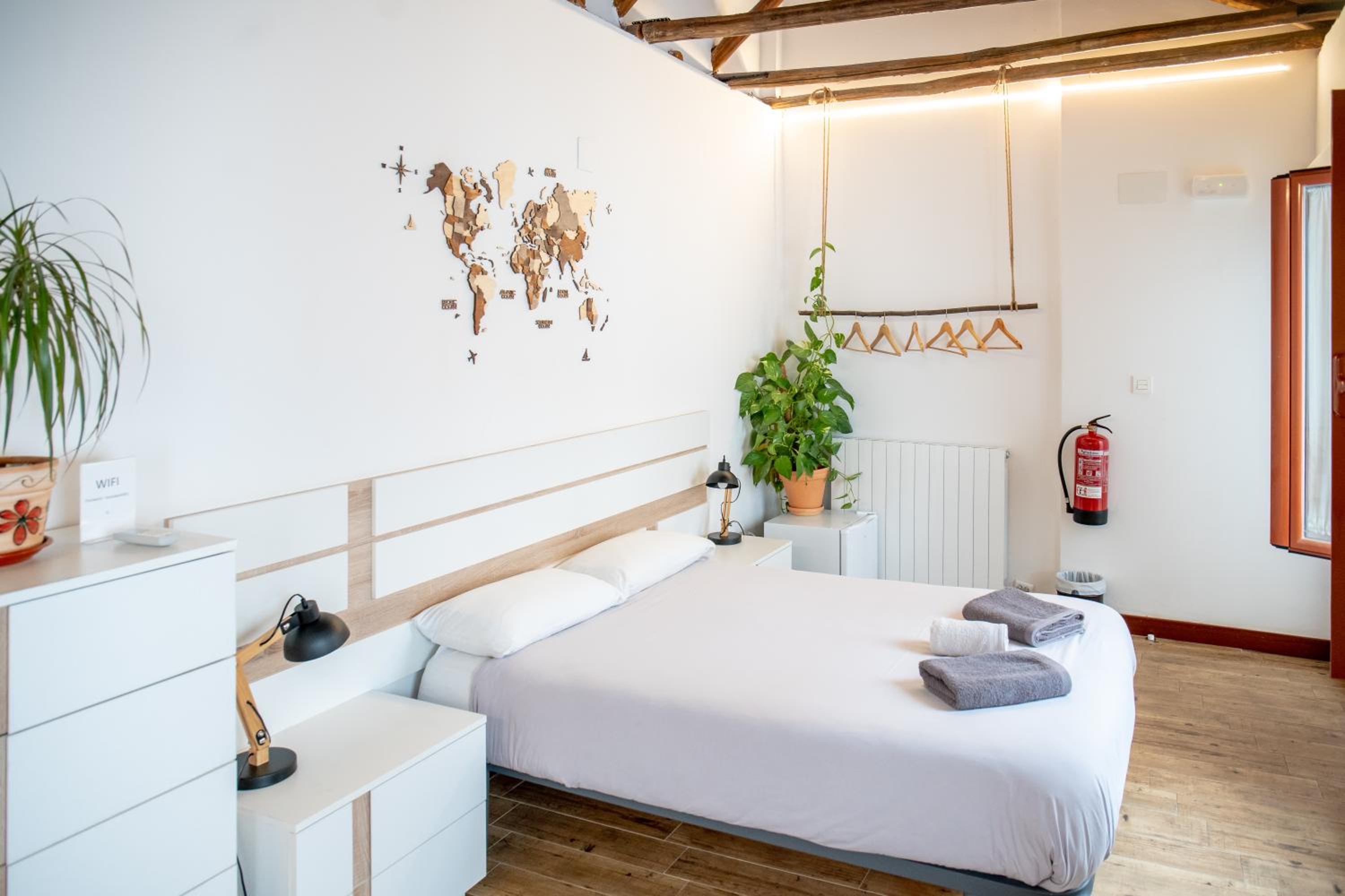 Large Double Room photo 3