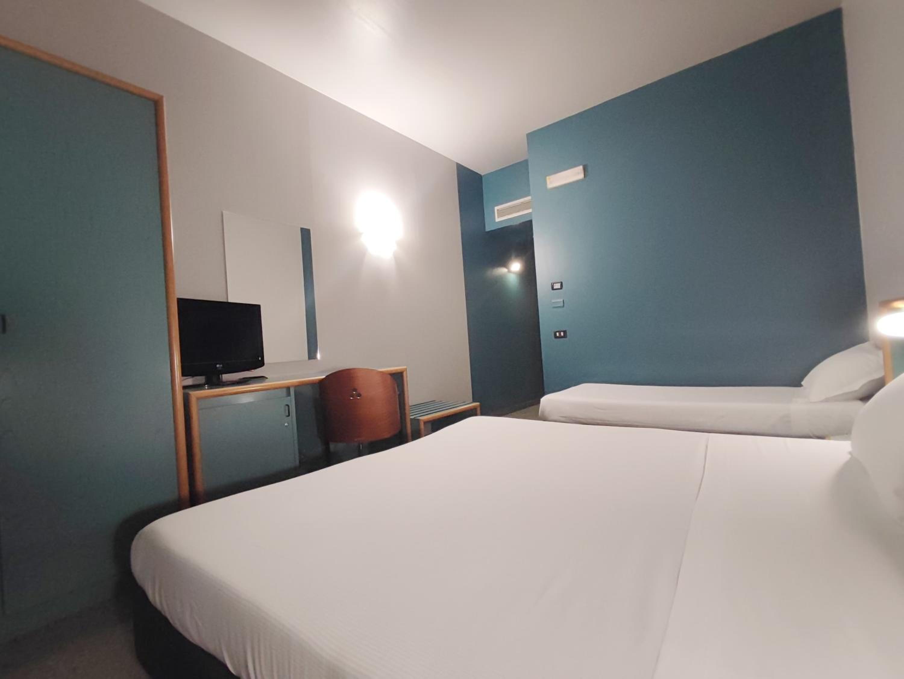 Basic Triple Room