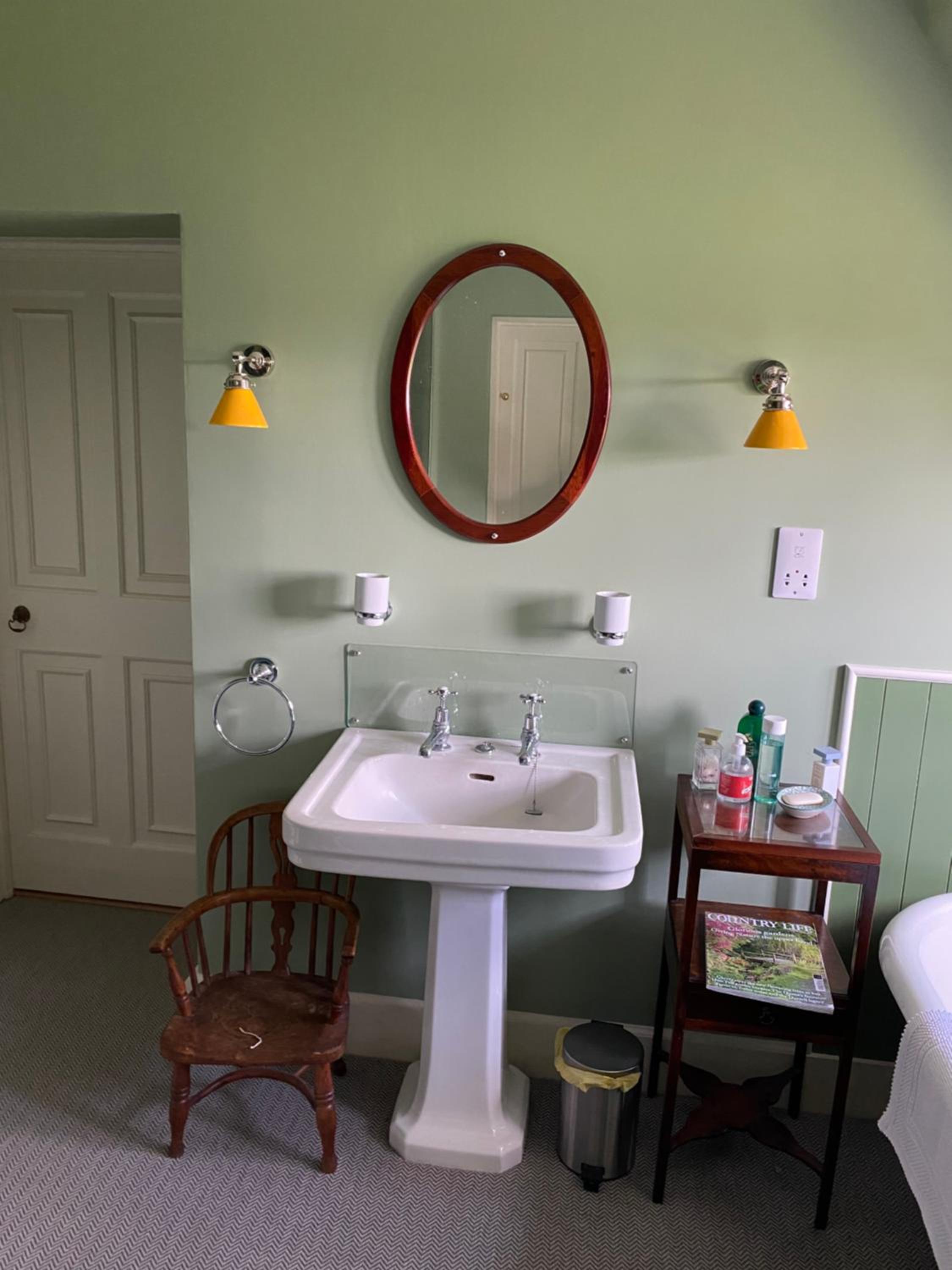 Deluxe King Suite - Photo 15