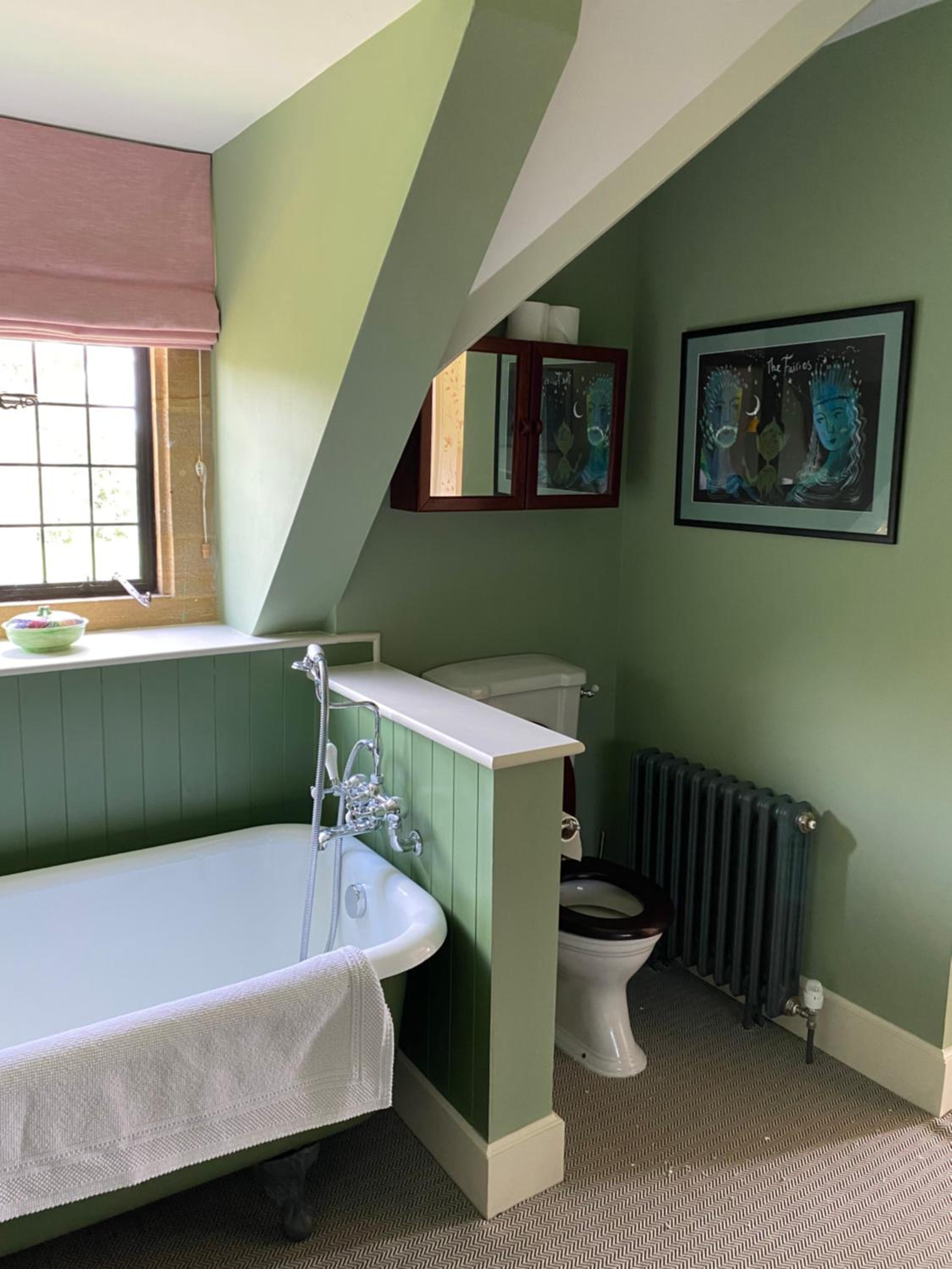 Deluxe King Suite - Photo 13