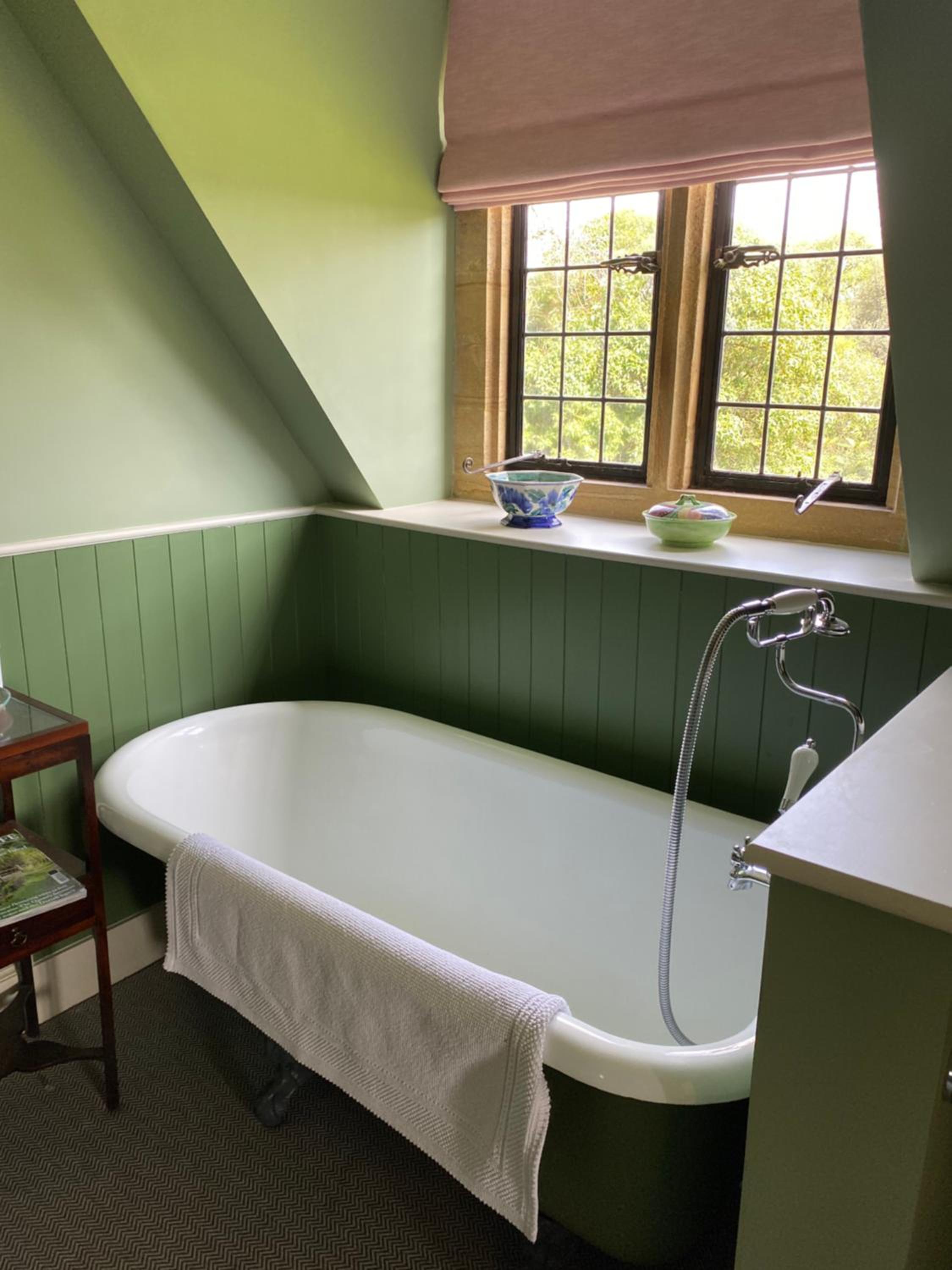 Deluxe King Suite - Photo 12