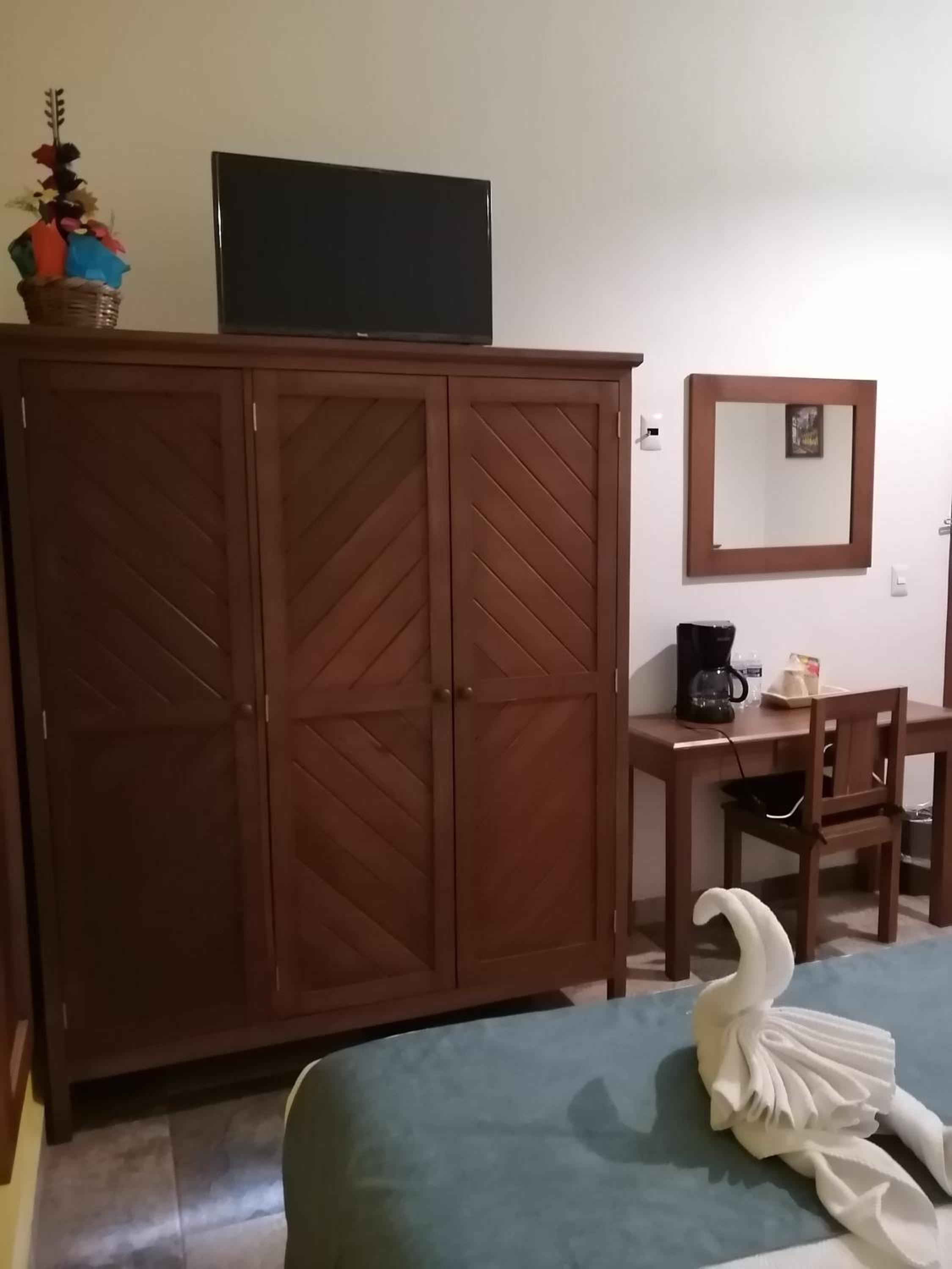 Double Room with Two Double Beds photo 2