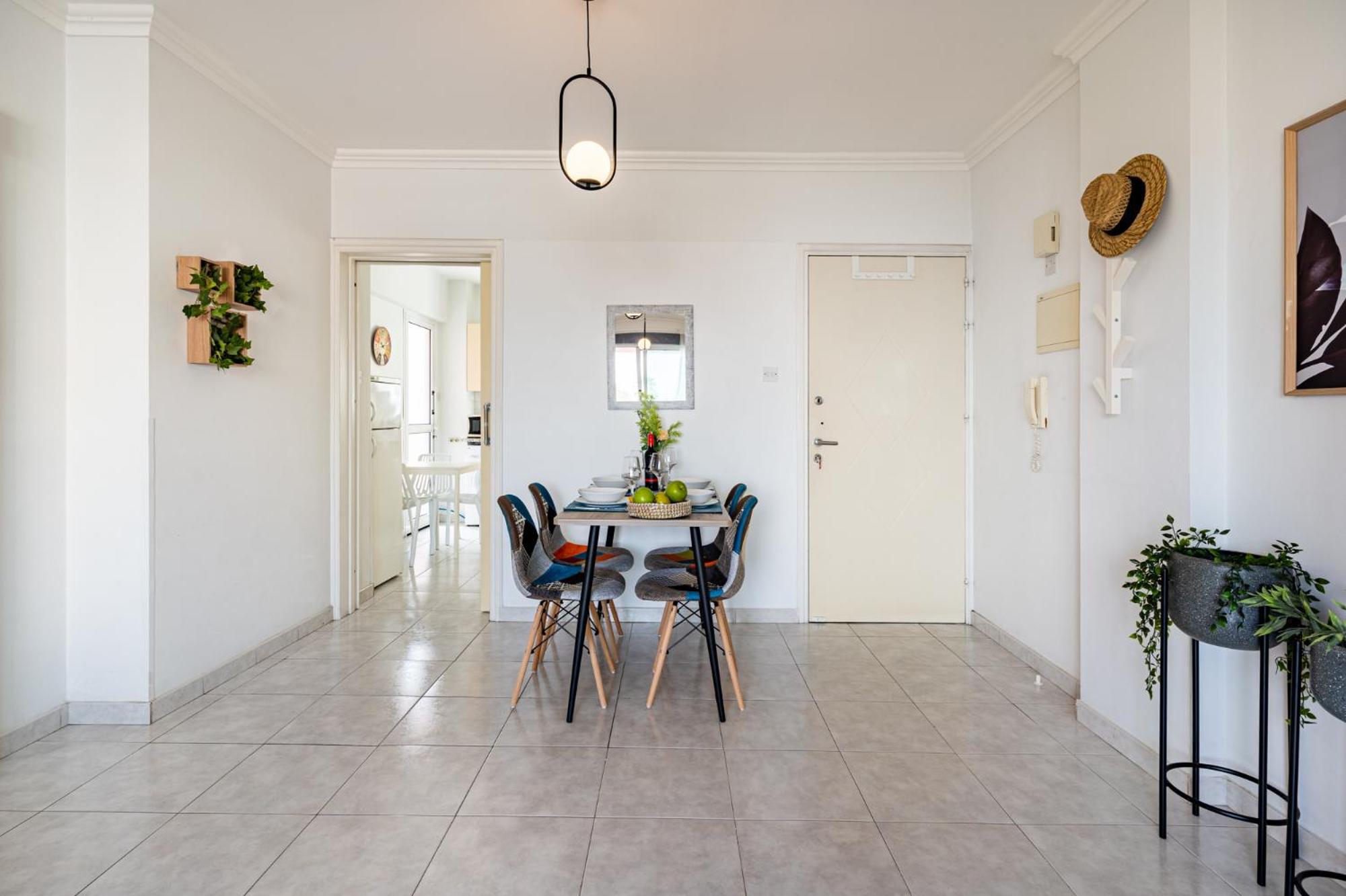 Apartment with Balcony - Photo 9