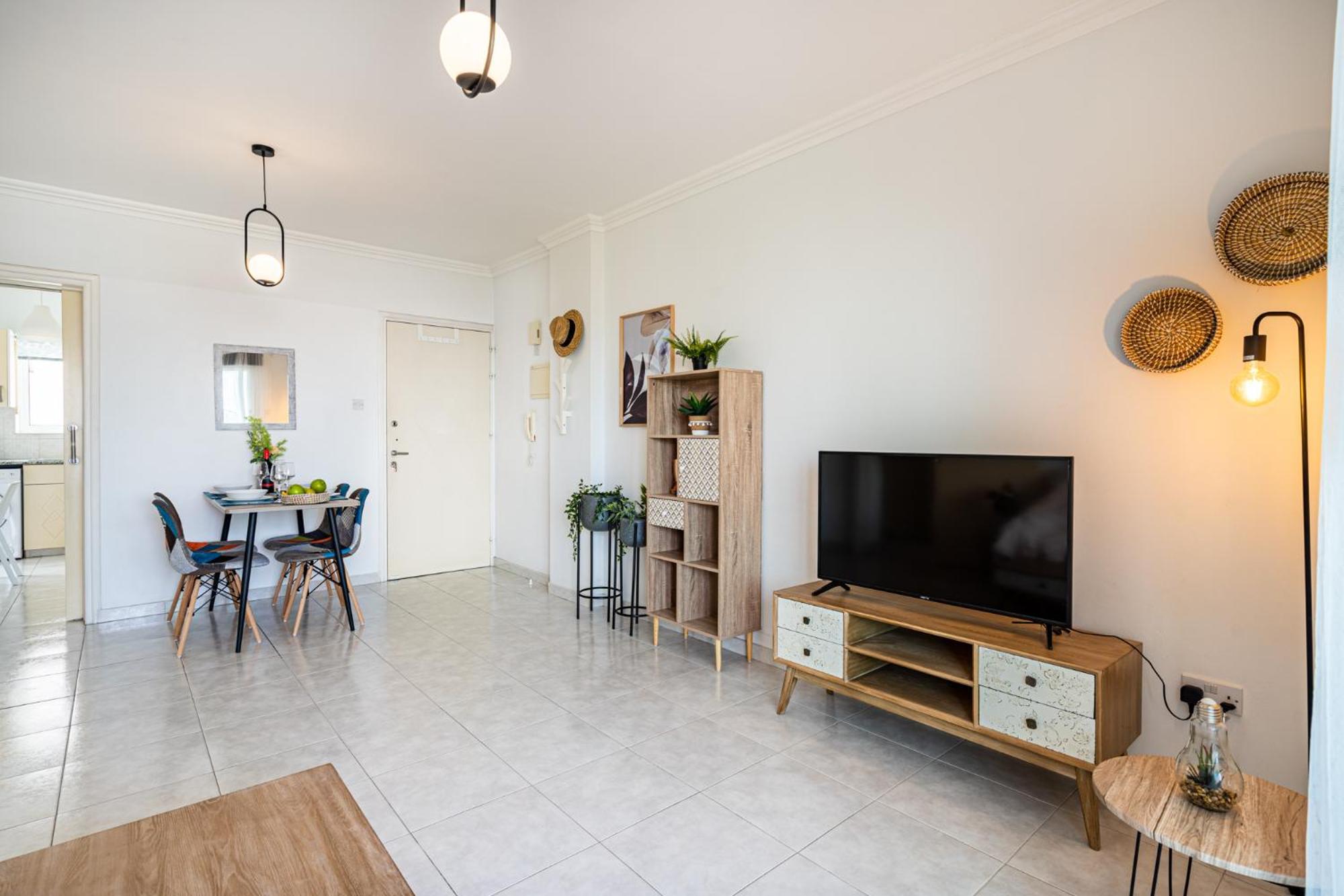 Apartment with Balcony - Photo 12