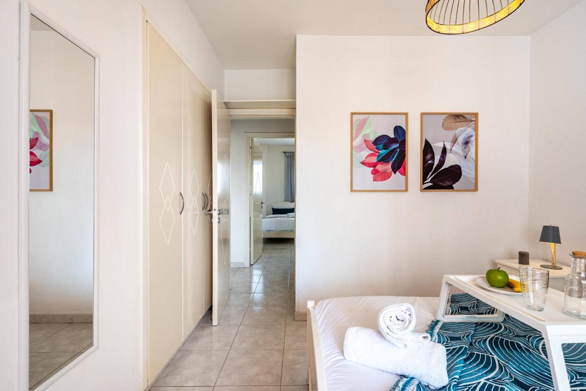 Apartment with Balcony - Photo 14