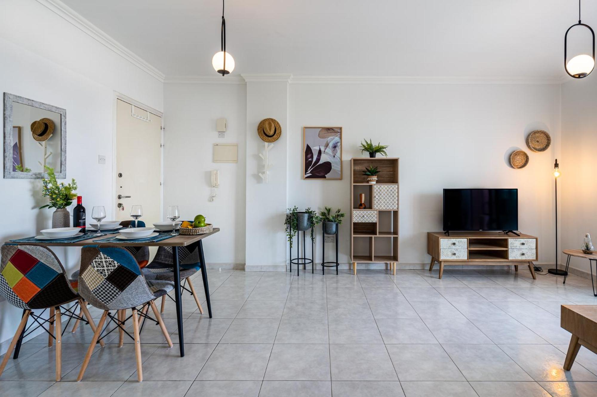 Apartment with Balcony - Photo 15