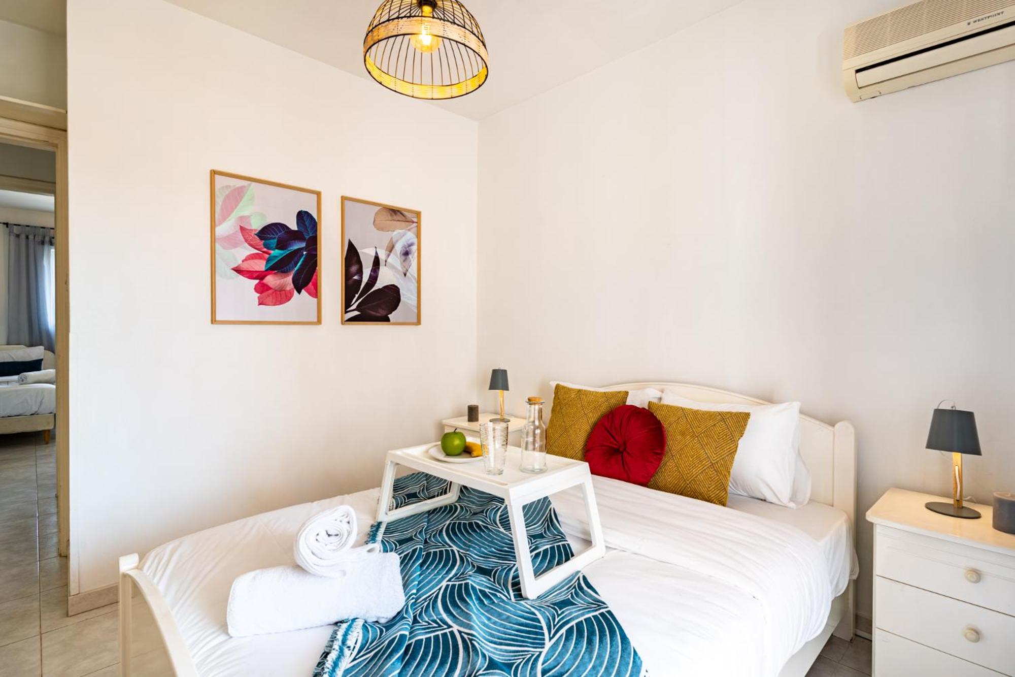 Apartment with Balcony - Photo 17