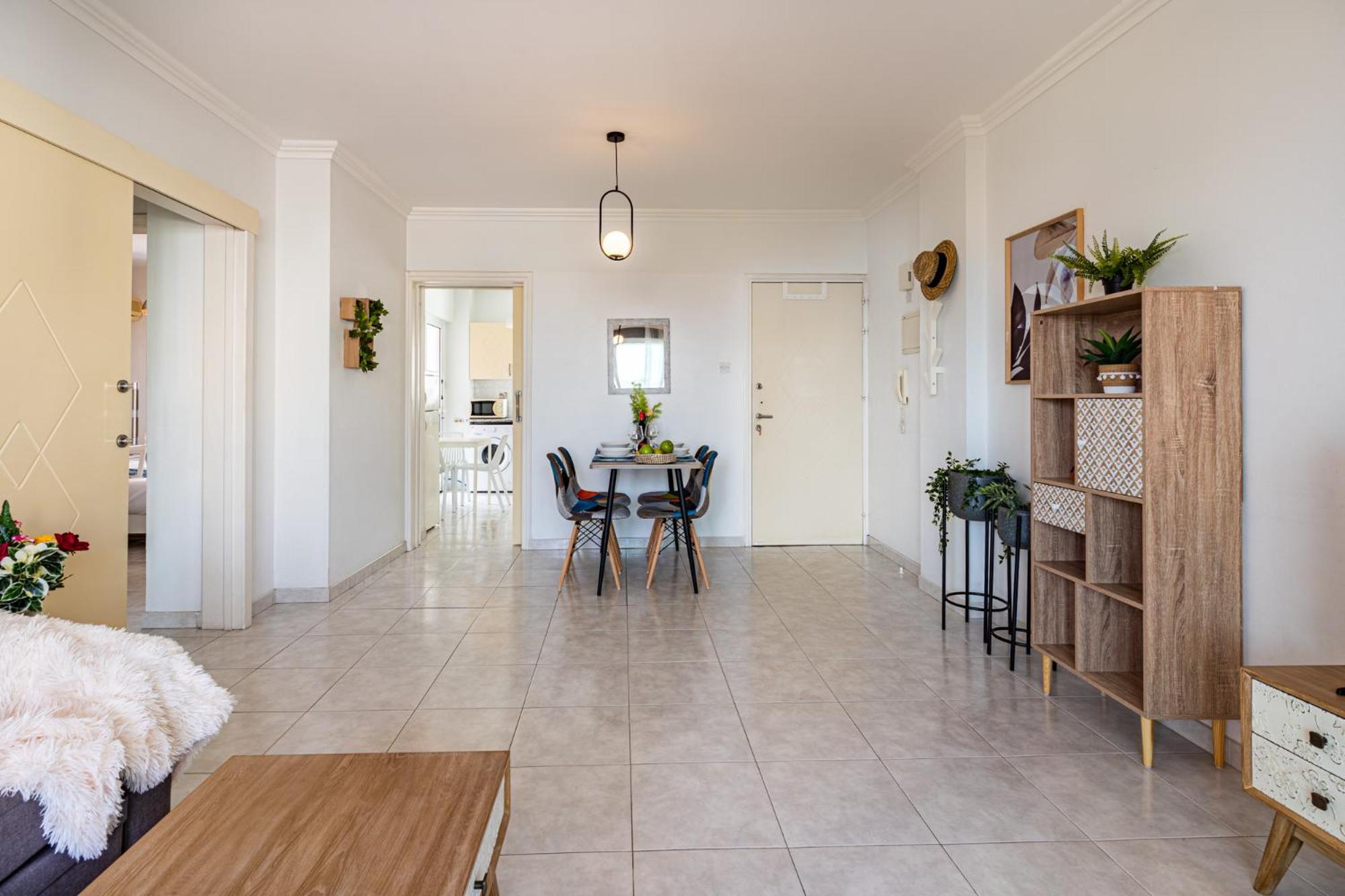 Apartment with Balcony - Photo 18