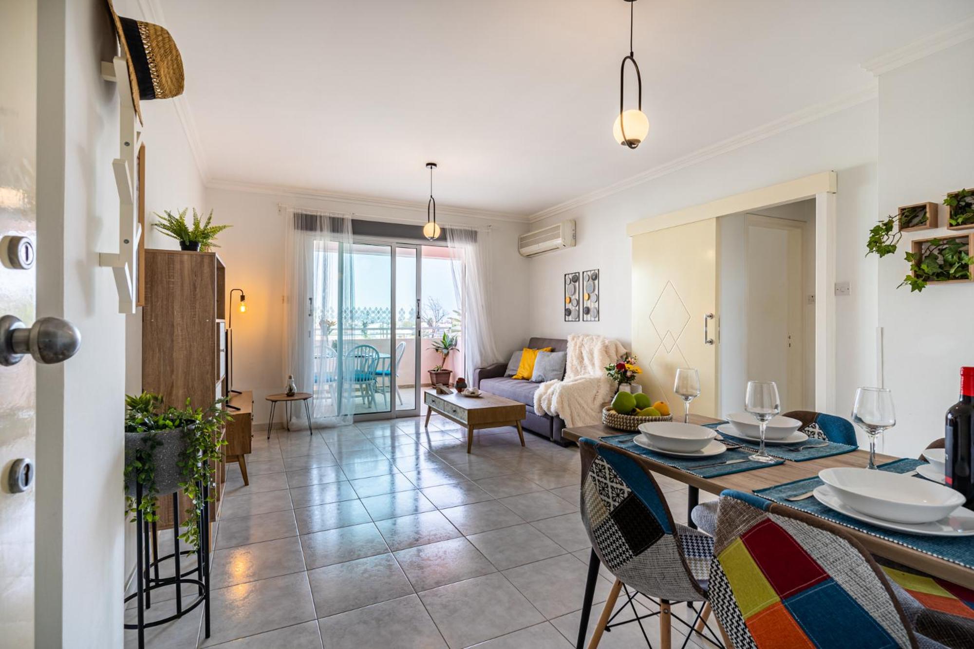 Apartment with Balcony - Photo 21
