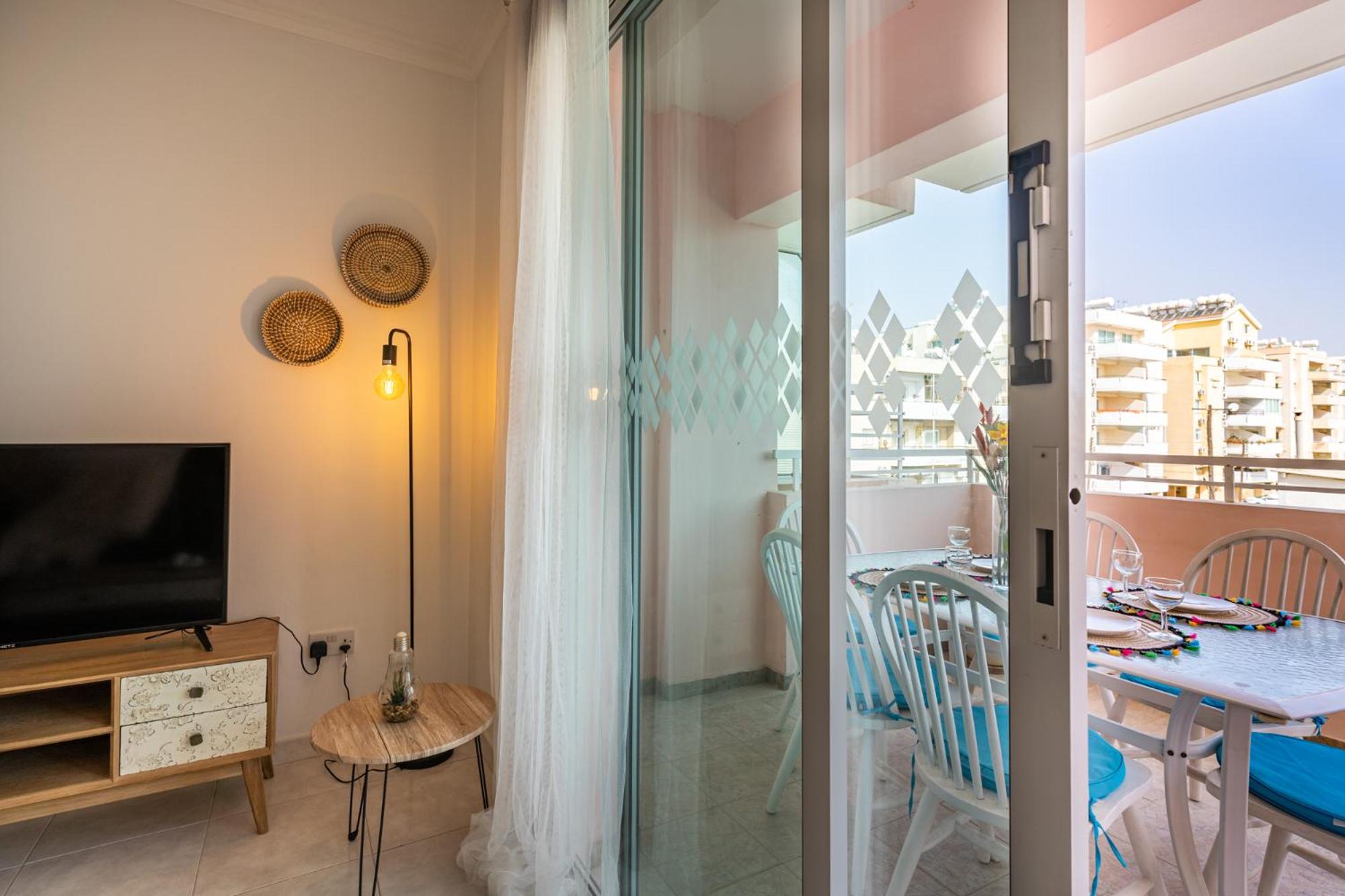 Apartment with Balcony - Photo 24